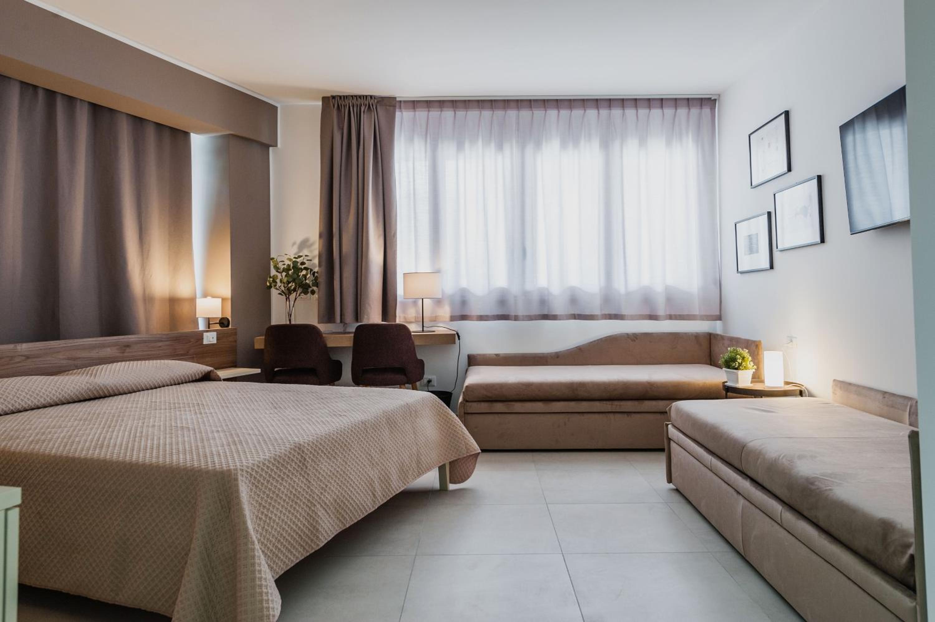 Quadruple Room - Photo 6