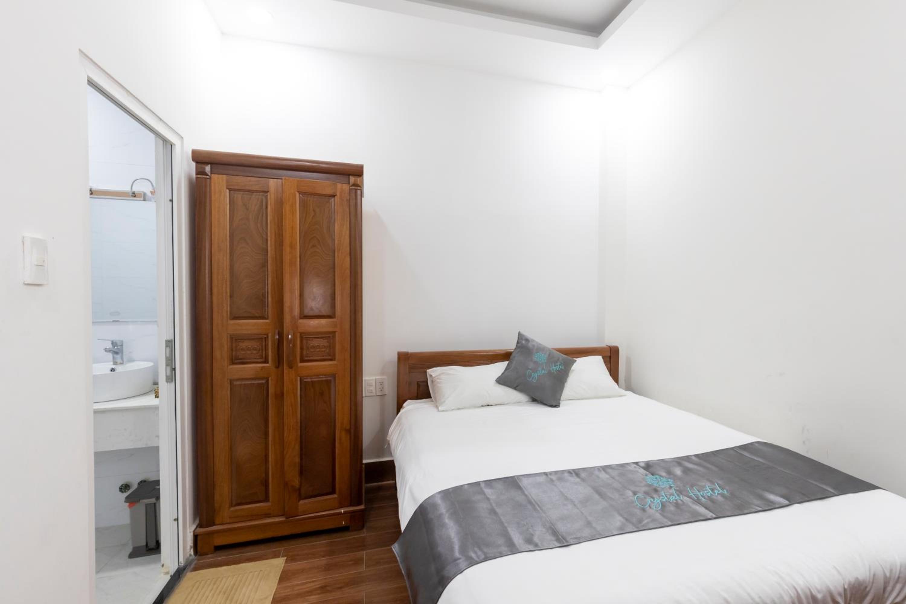 Deluxe Room (2 Adults + 1 Child)