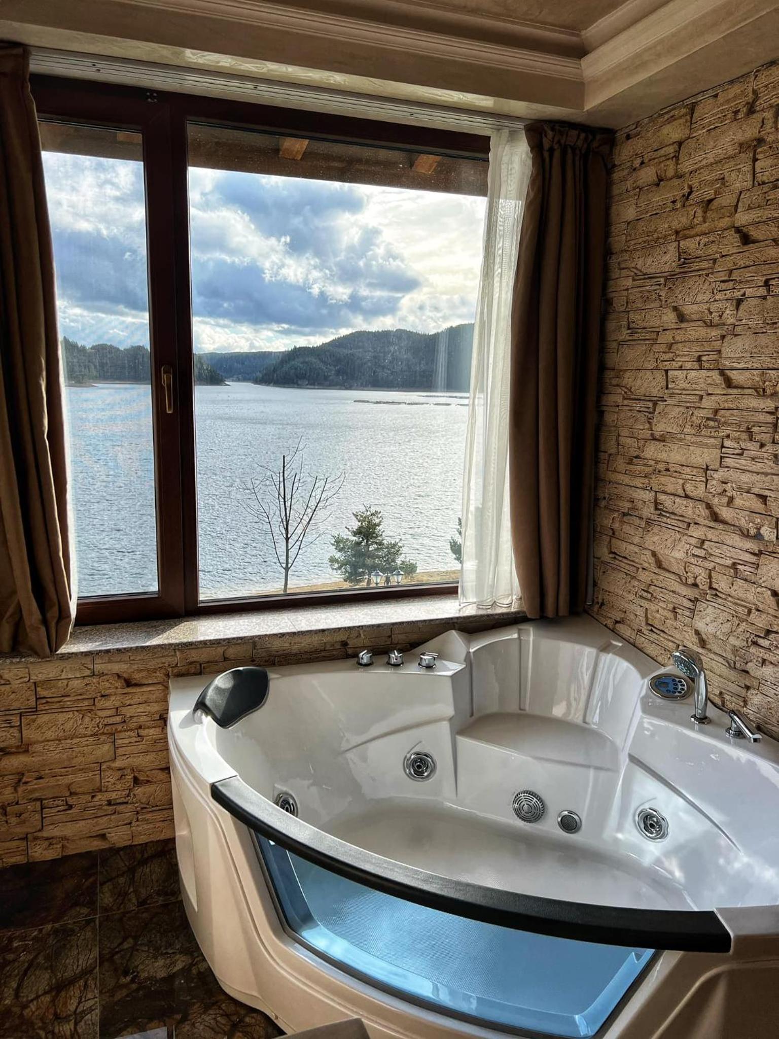 One-Bedroom Apartment with Spa Bath photo 1