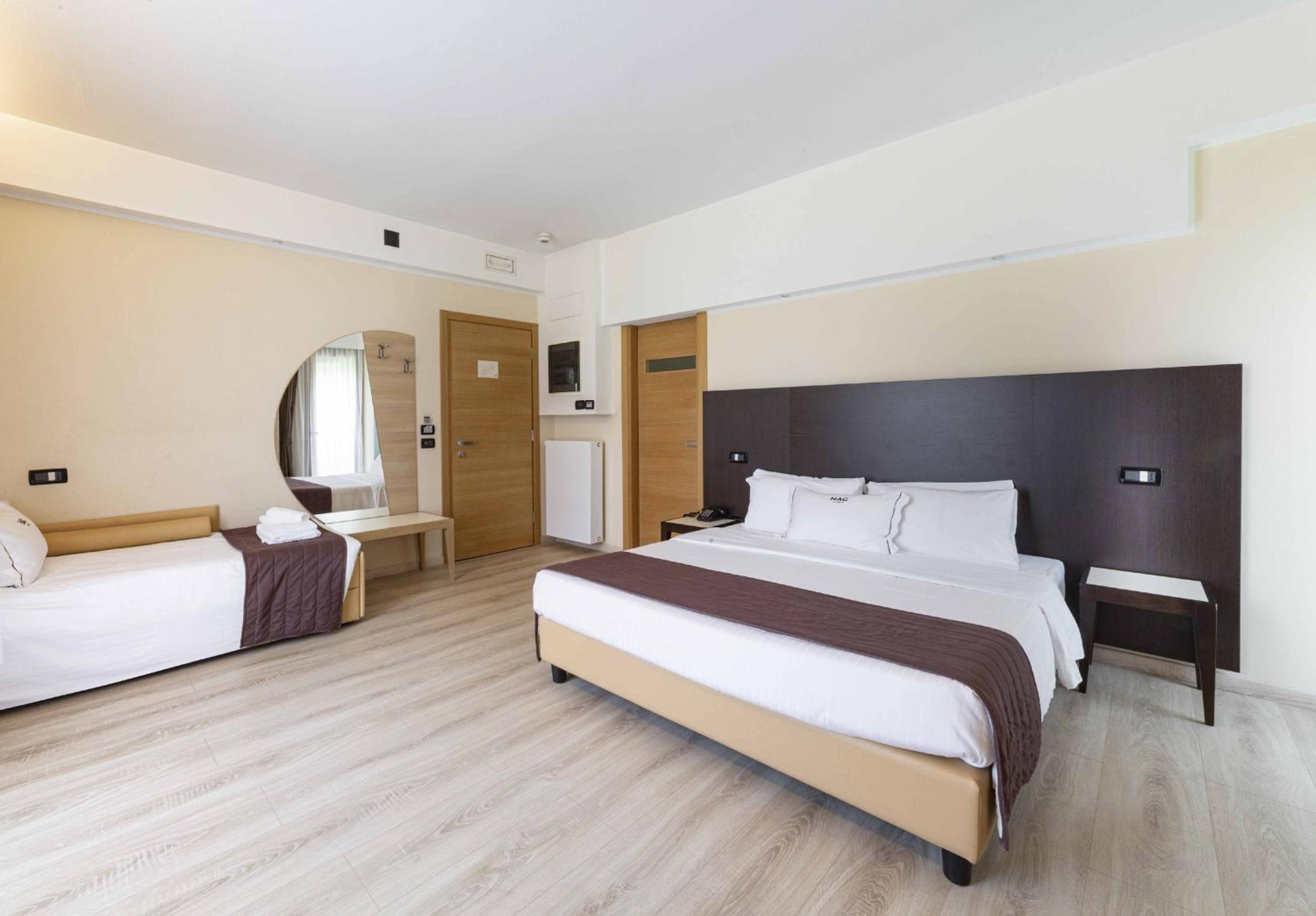 Triple Room - Photo 2