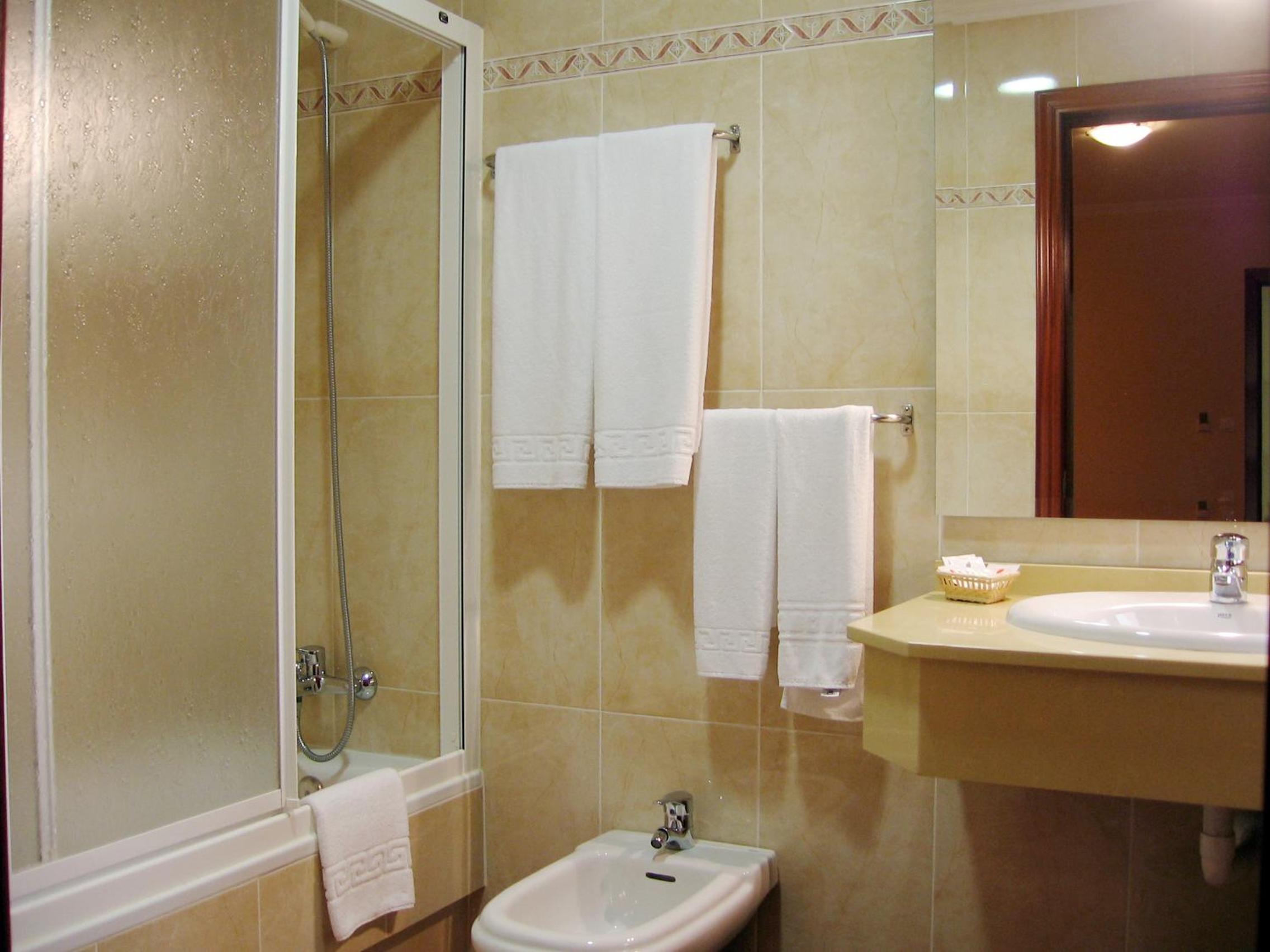 Double or Twin Room photo 3