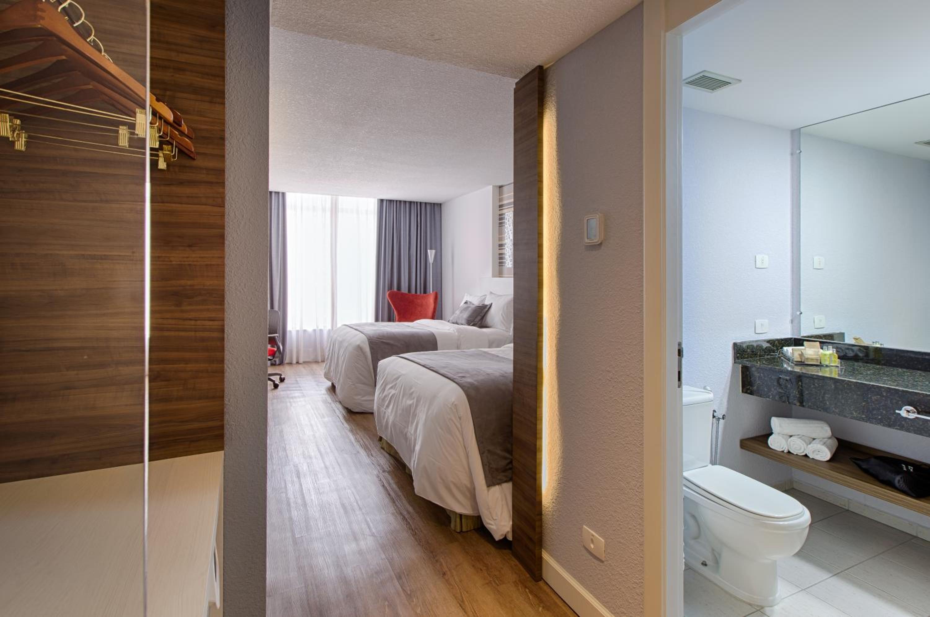 Luxury  Two Double Beds Non-Smoking - Photo 3