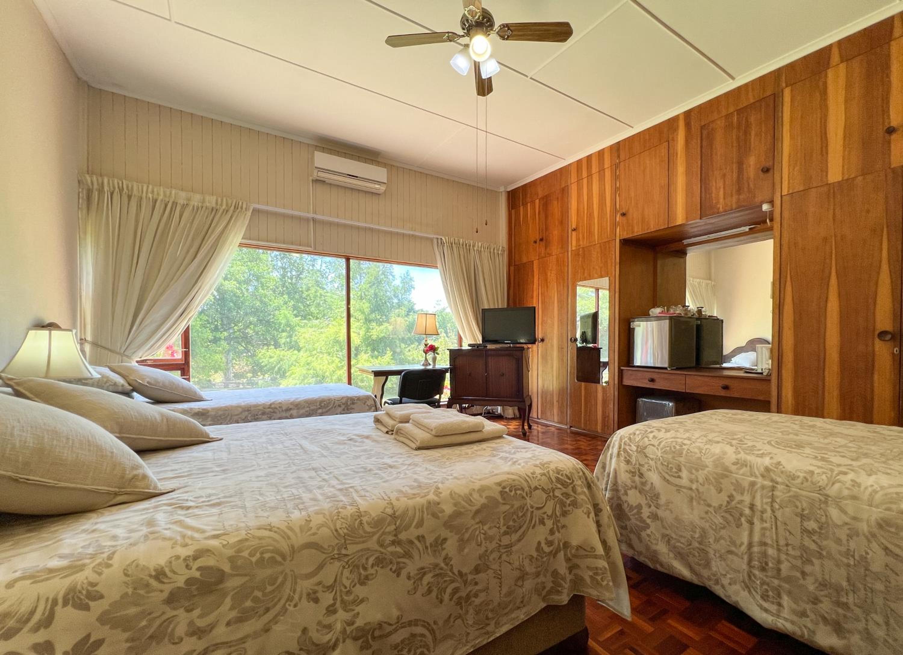 Standard Quadruple Room - Photo 3