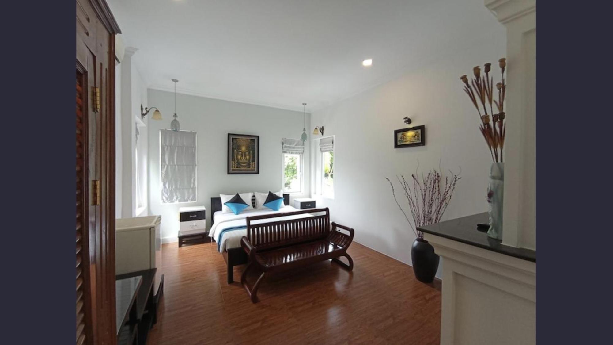 Standard King Room