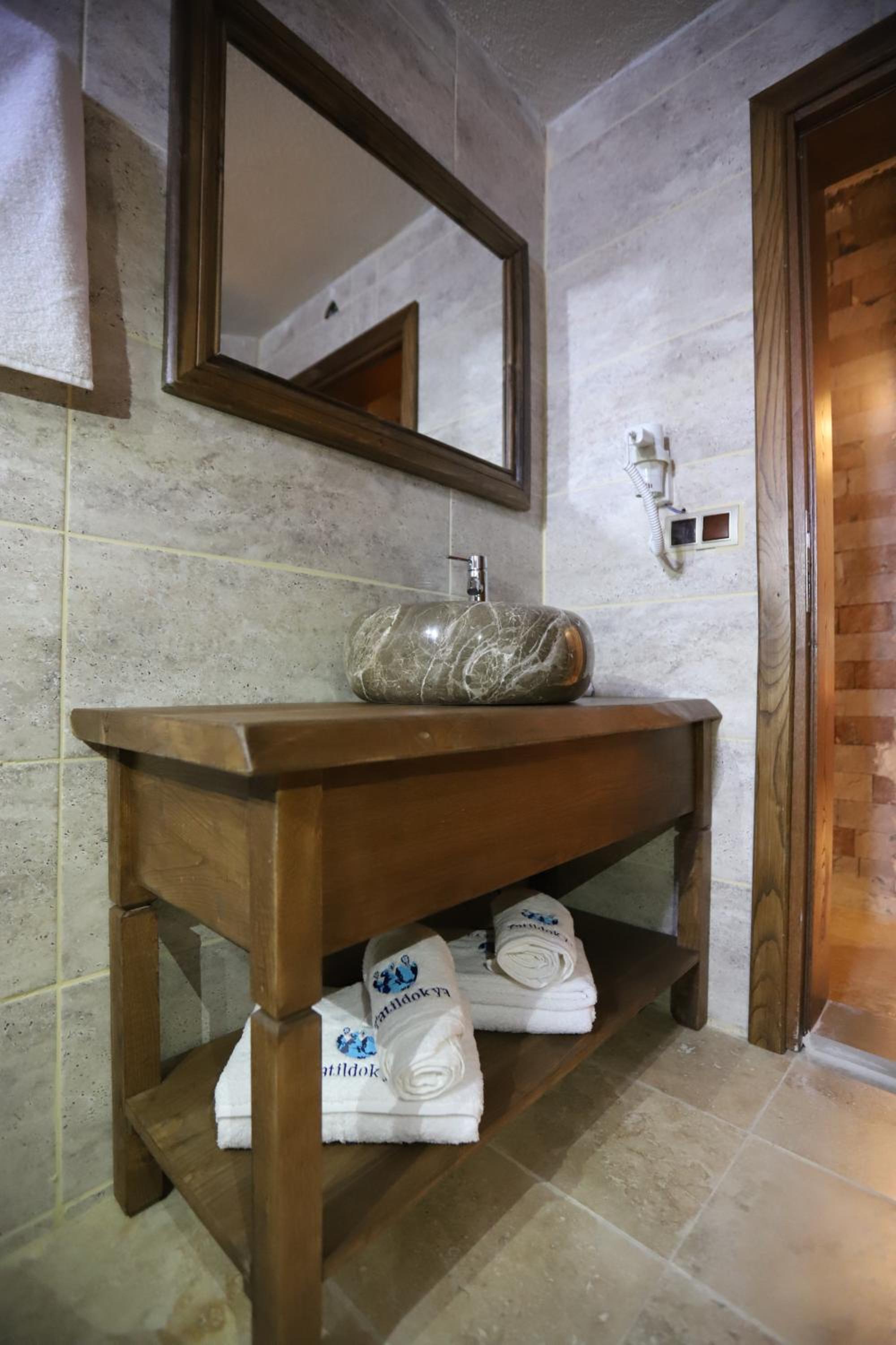 Standard Double Room - Photo 18