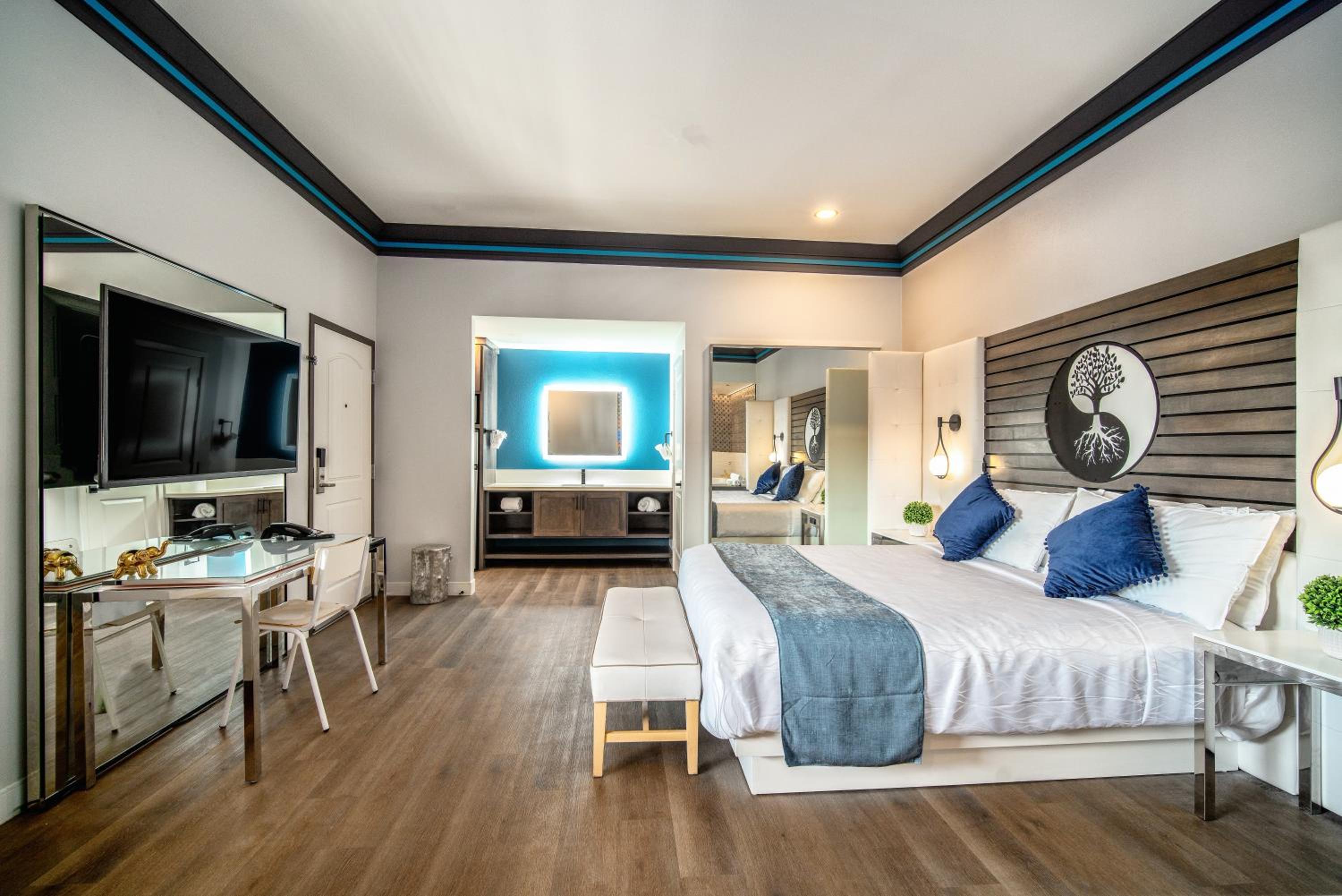Superior king room