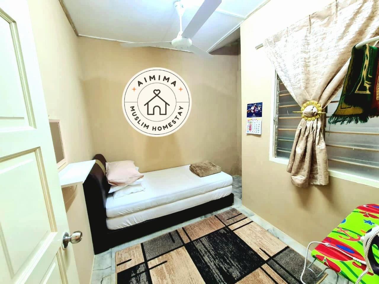 Three-Bedroom House photo 3