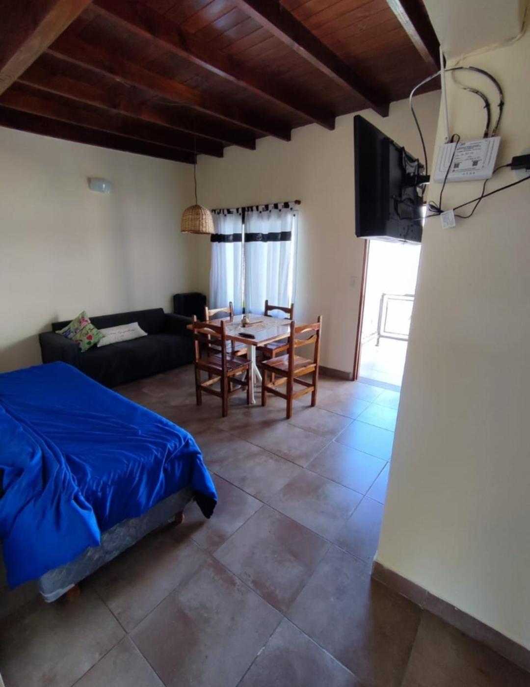 One-Bedroom Apartment photo 1