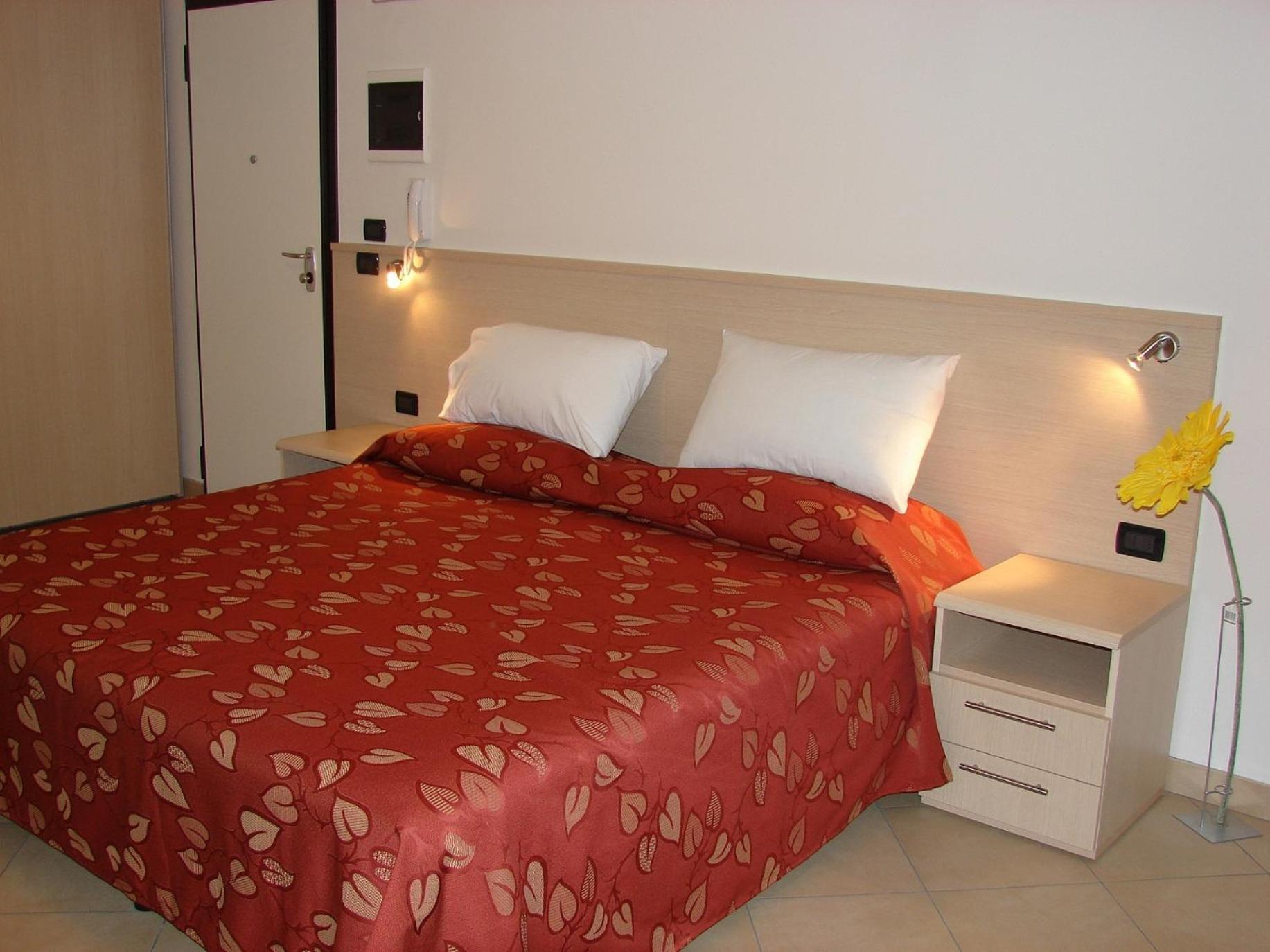 Studio (2 Adults)