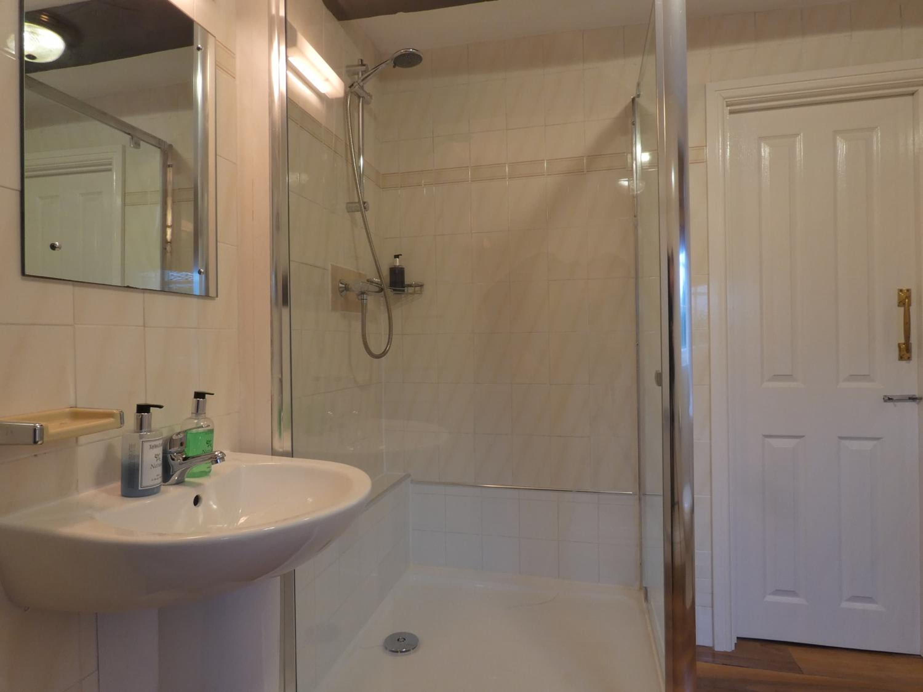 Double Room - Photo 10