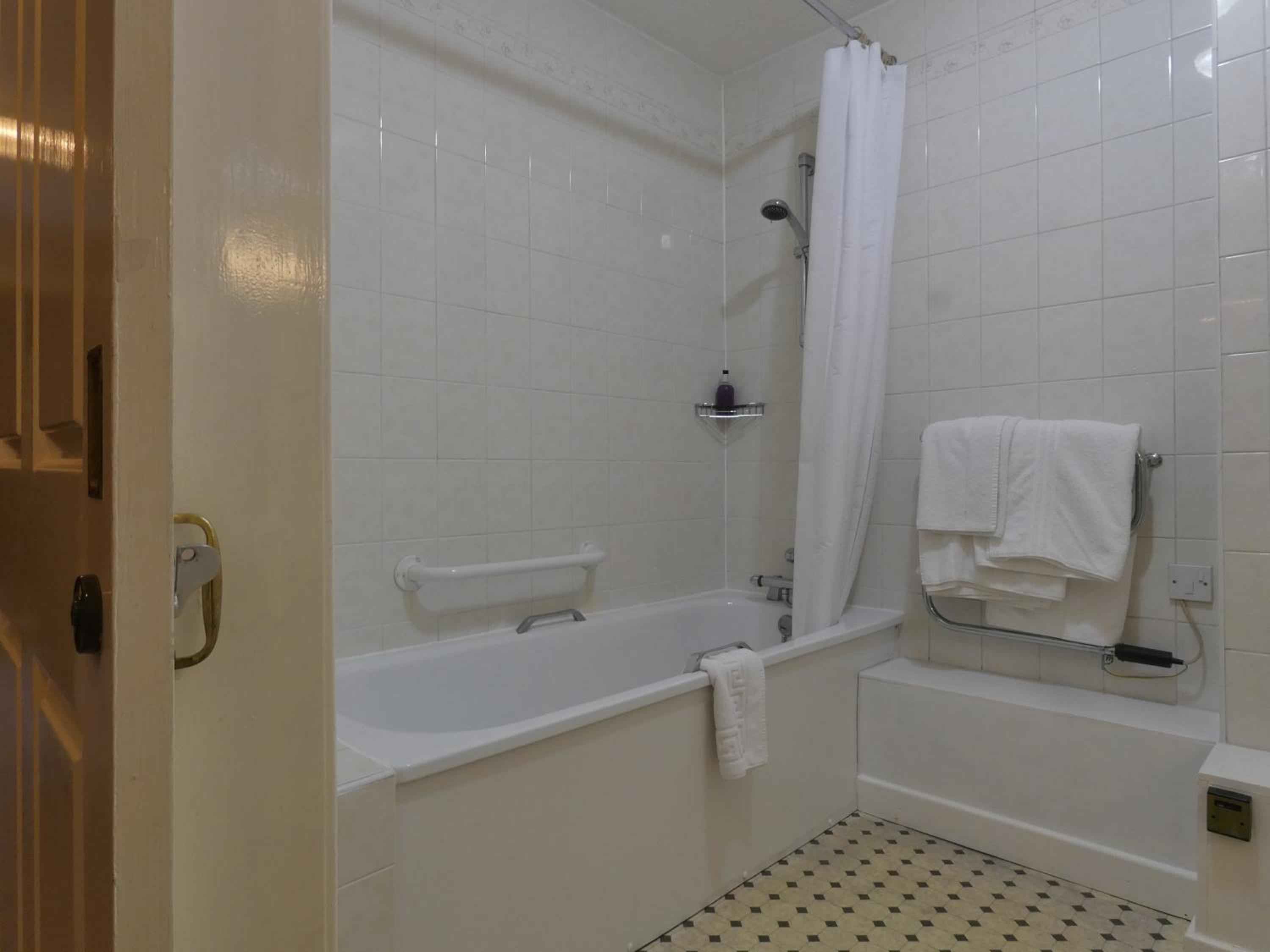 Double Room - Photo 11