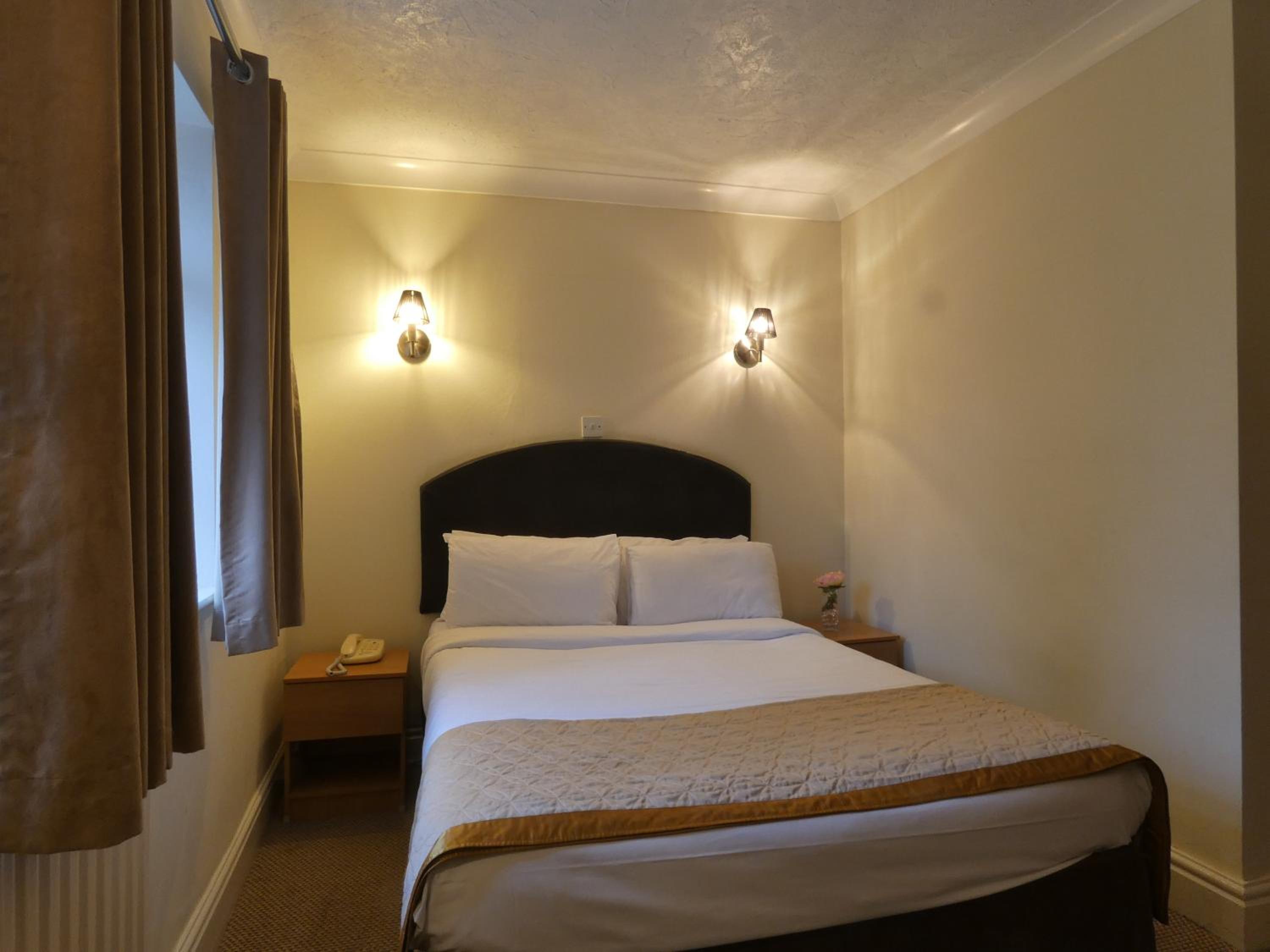 Double Room - Photo 9