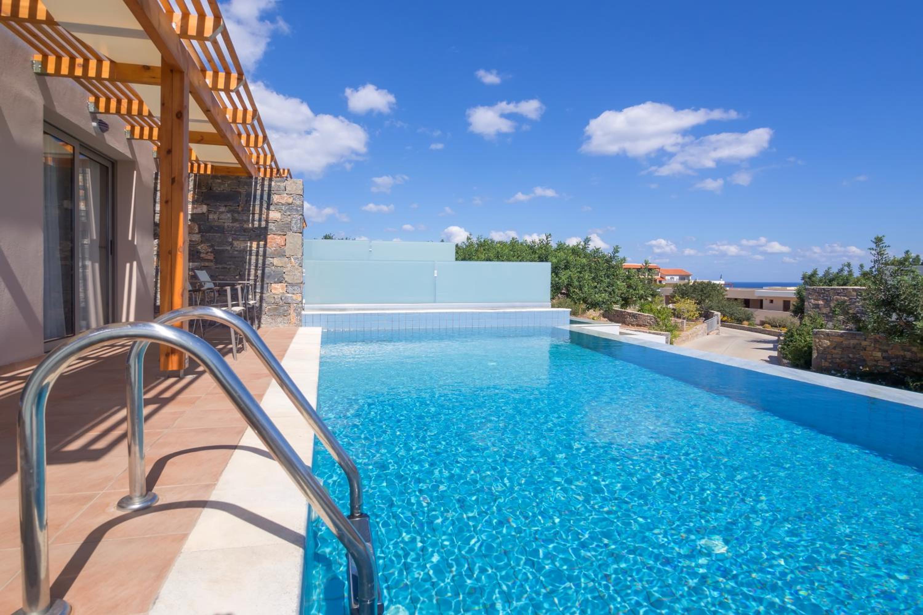 Suite with Side Sea View & Private Pool