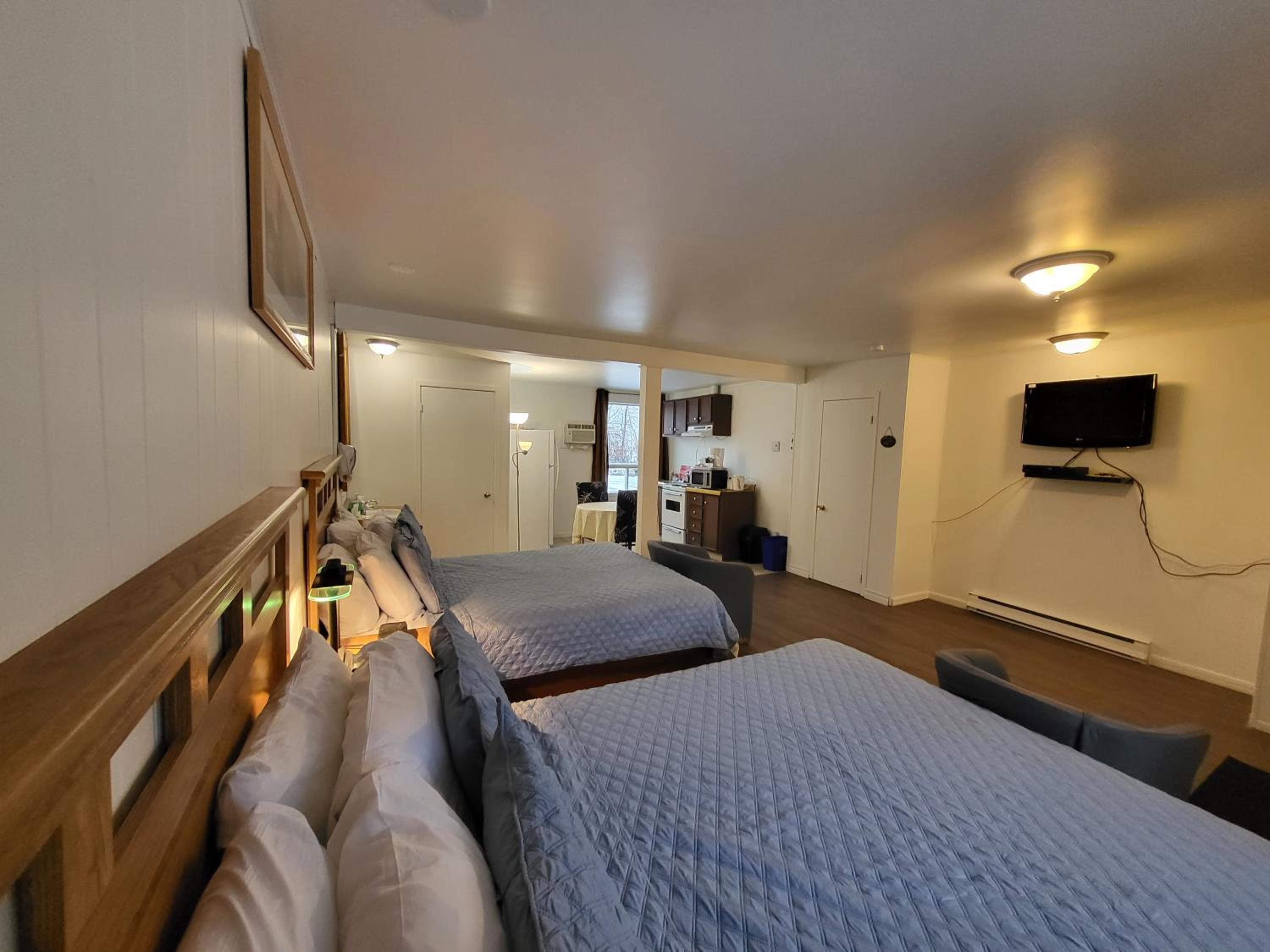 Deluxe Family Room photo 1
