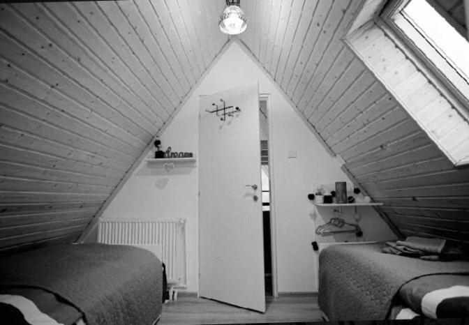 Two-Bedroom House - Photo 7