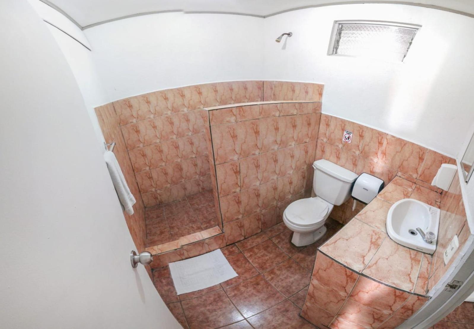 Double Room With Private Bathroom photo 2