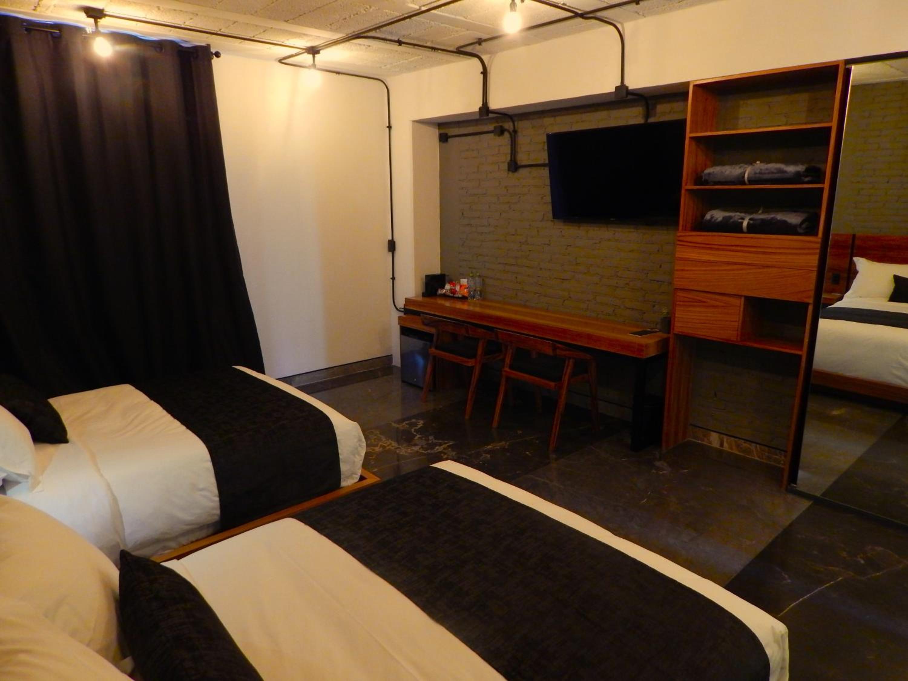 Standard Double Room - Photo 6