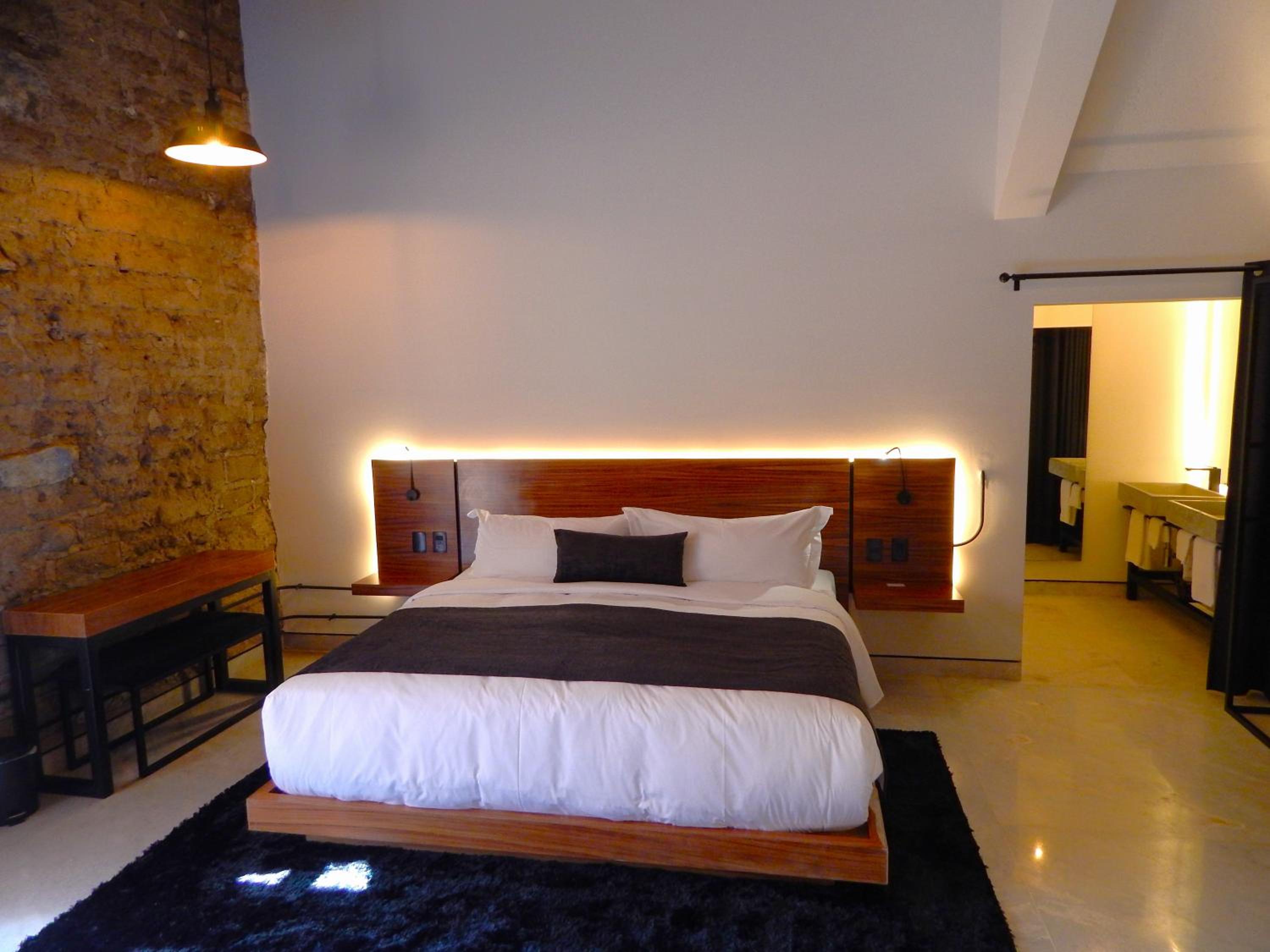Standard Suite - Photo 4
