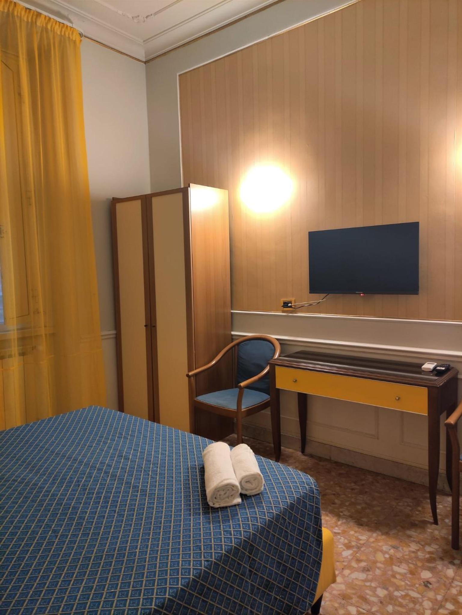 Single Room photo 3