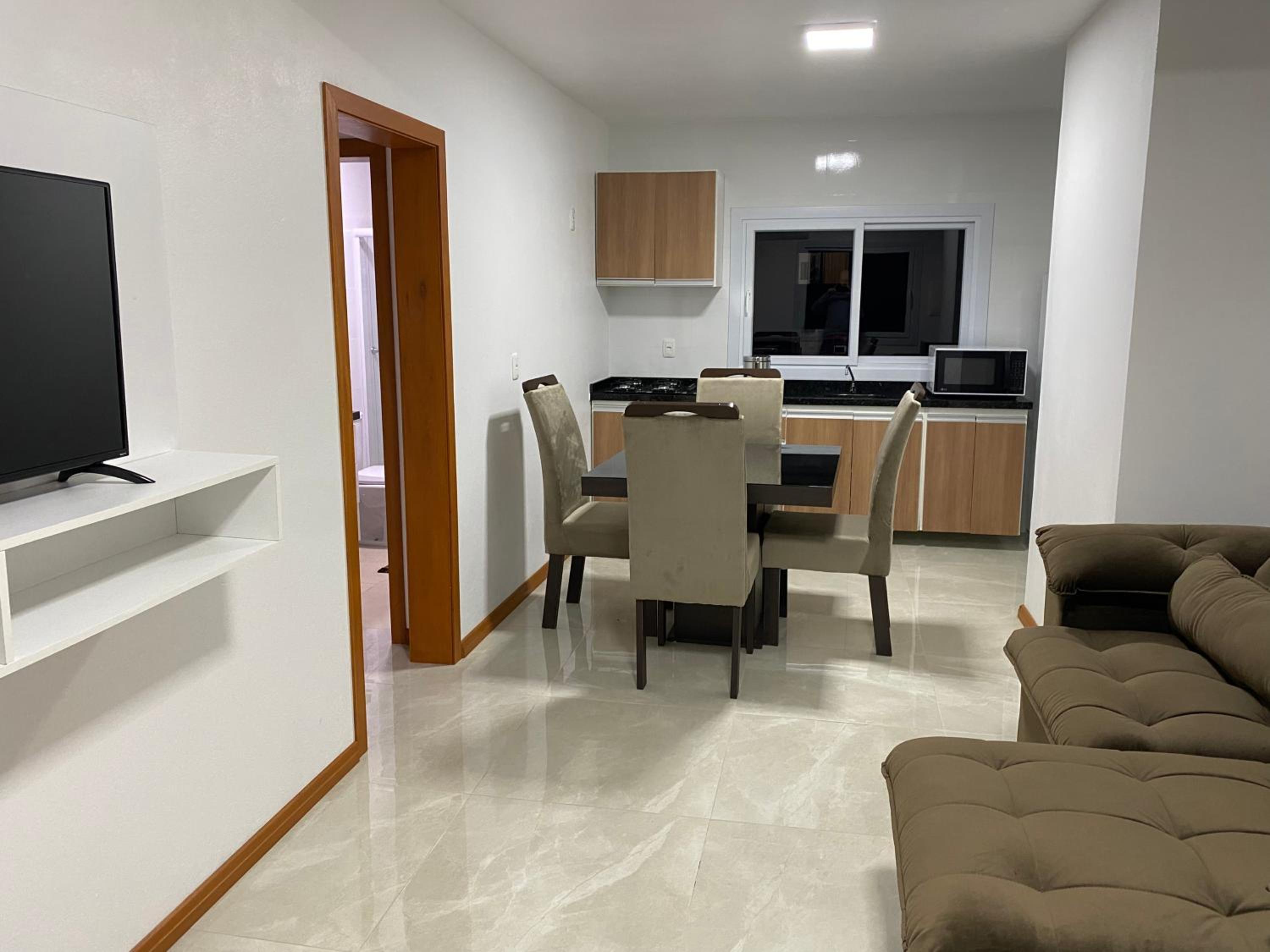 One-Bedroom Apartment - Photo 2