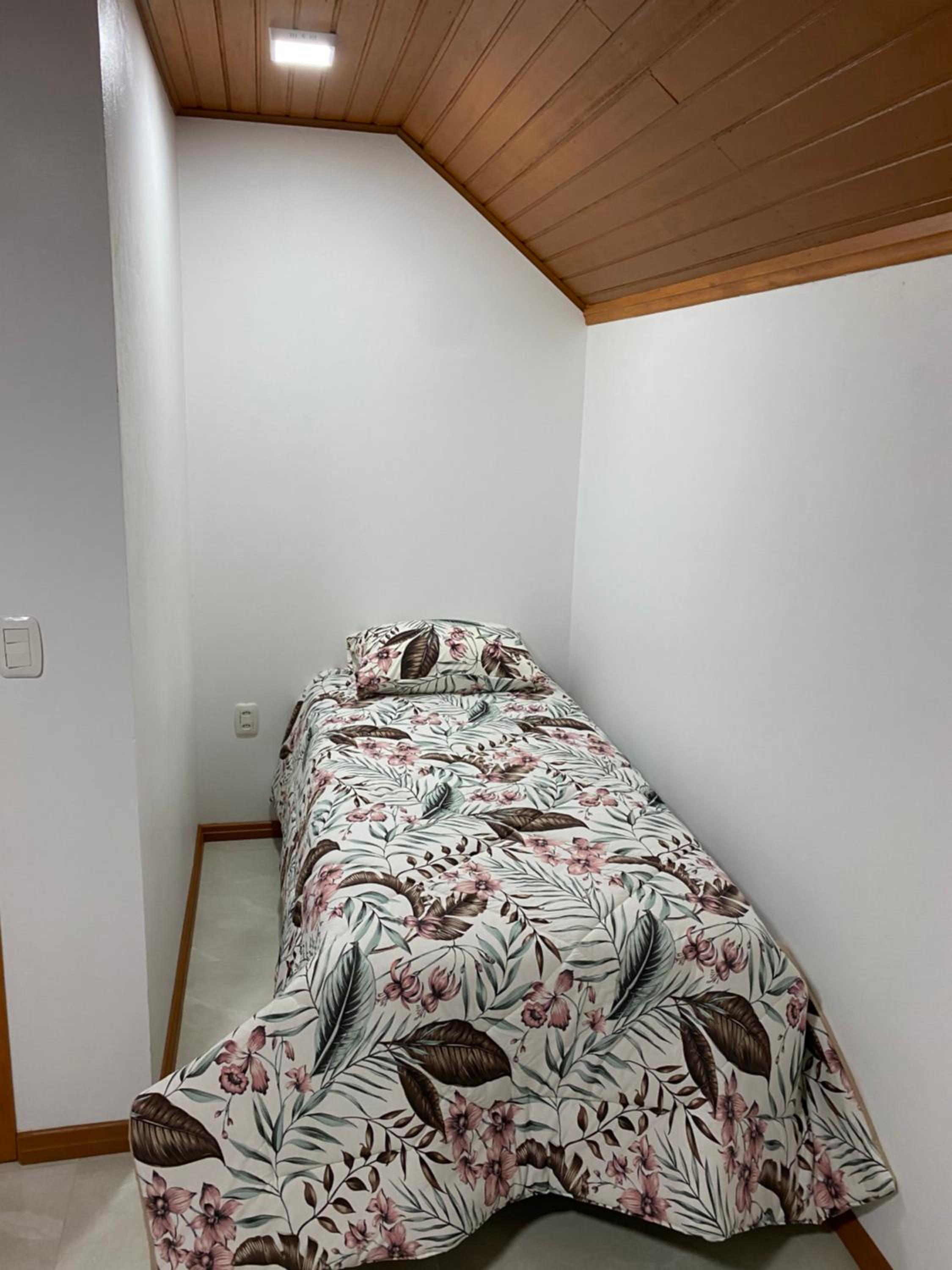 One-Bedroom Apartment - Photo 14
