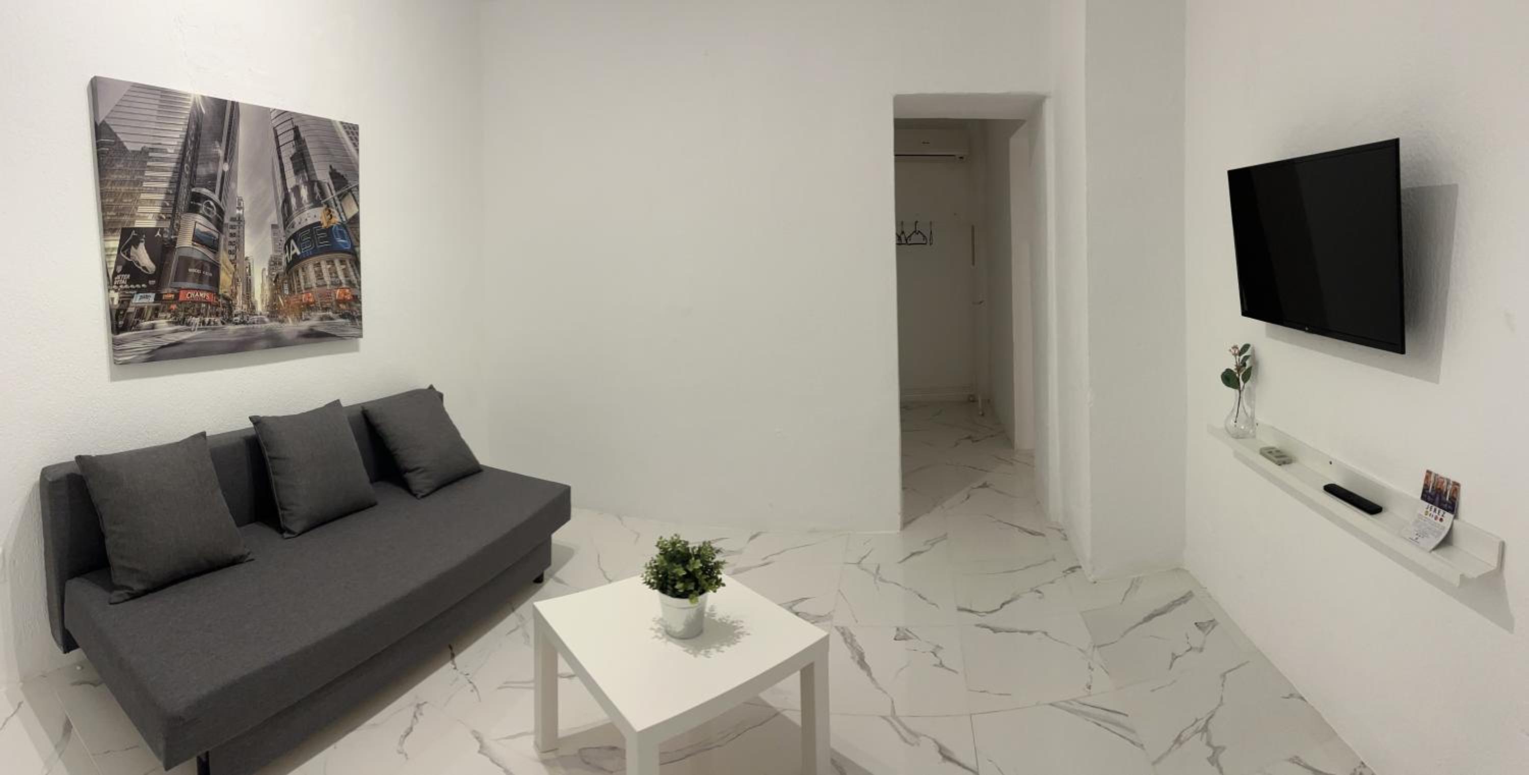 Large Double Room photo 3