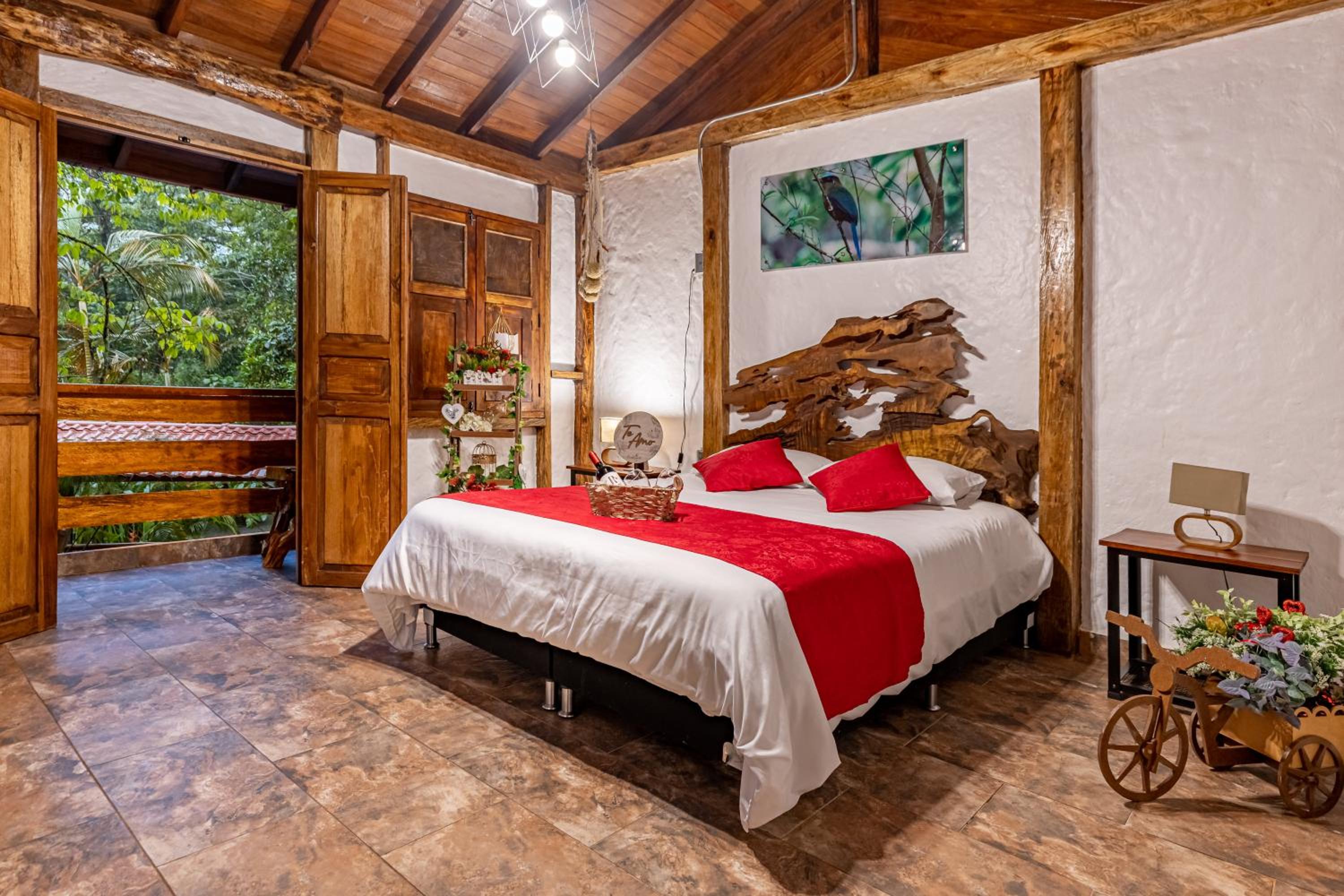 Queen Suite with Spa Bath