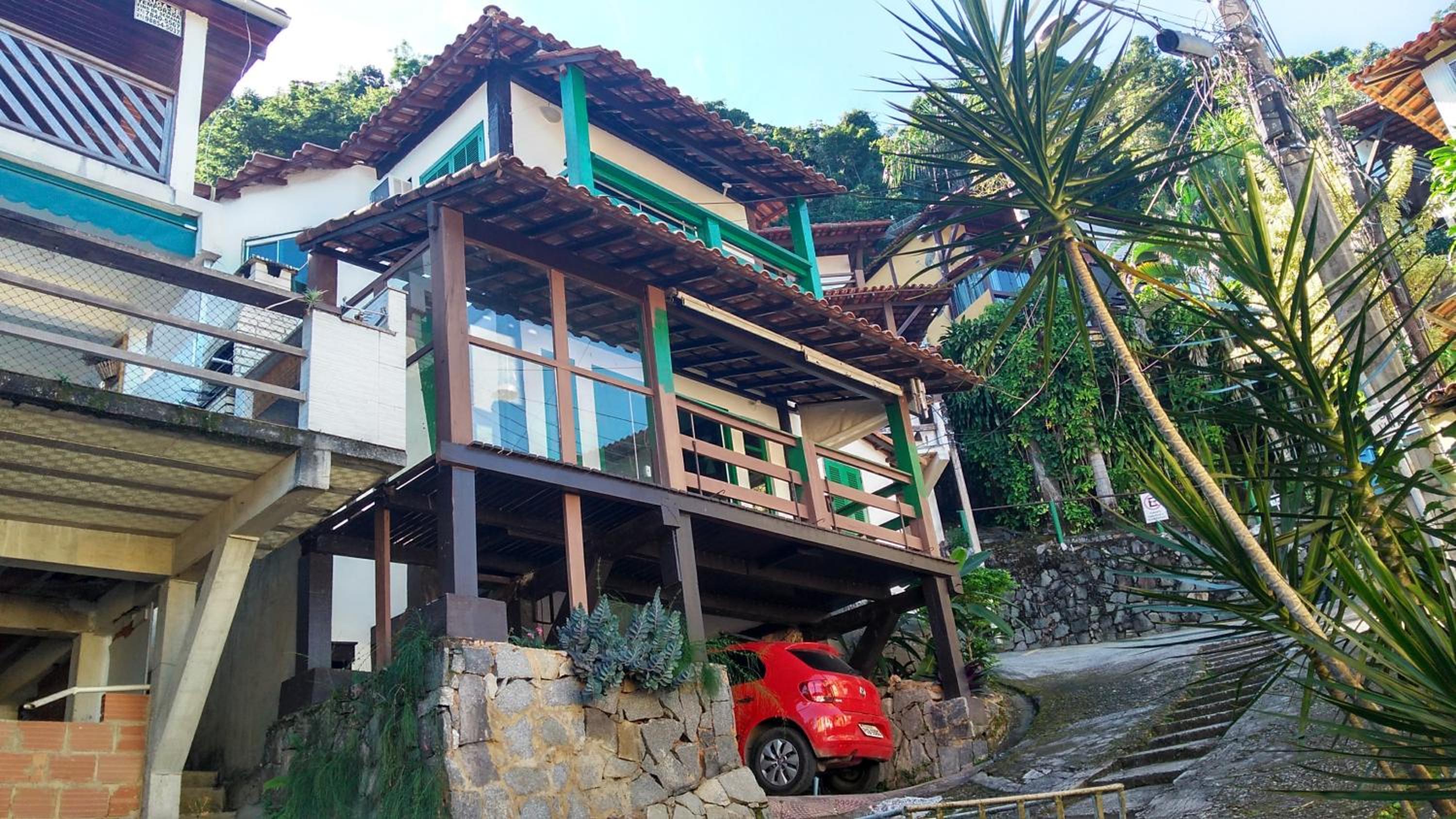 Two-Bedroom House - Photo 2