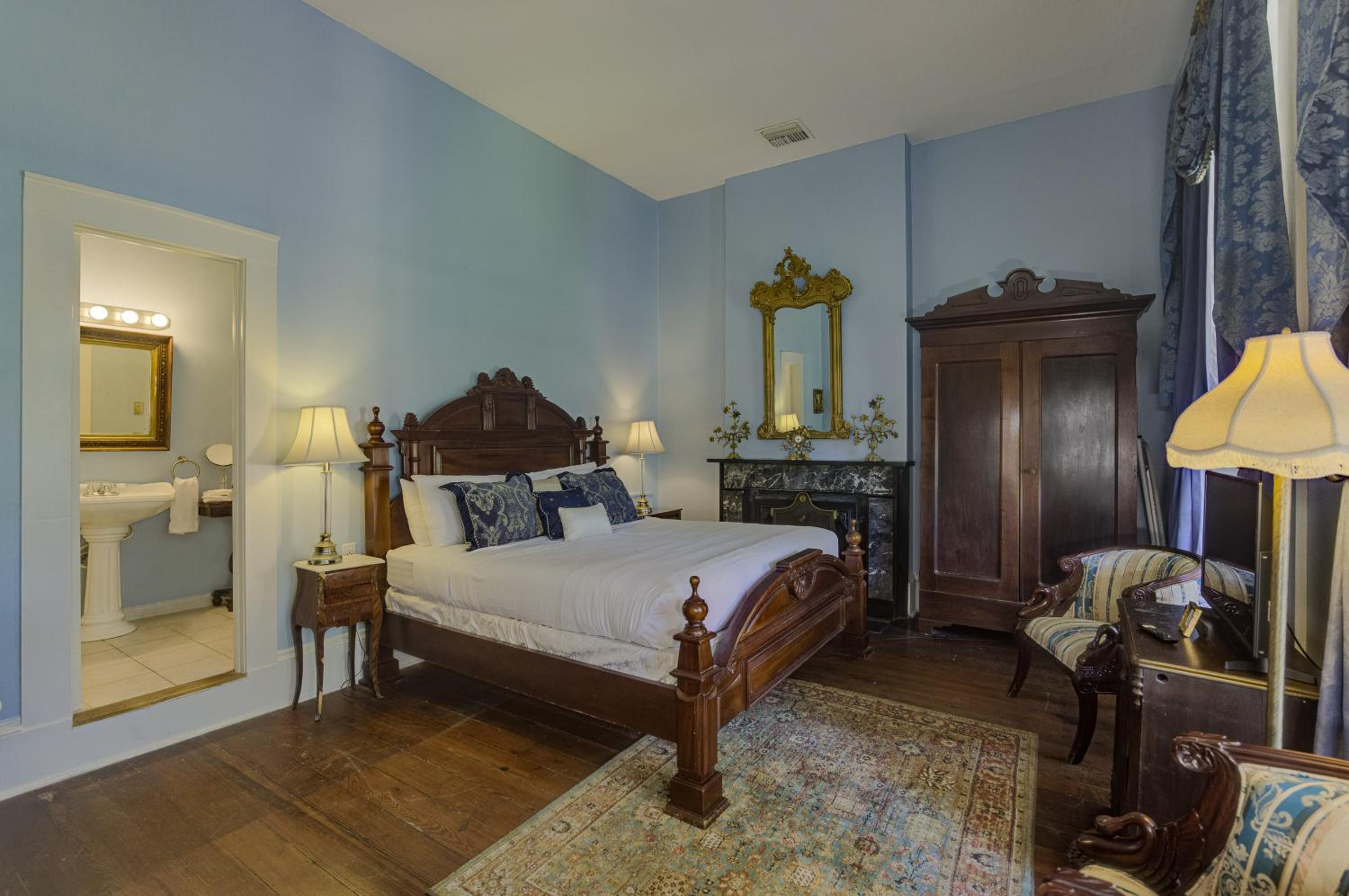 Deluxe Queen Room photo 2