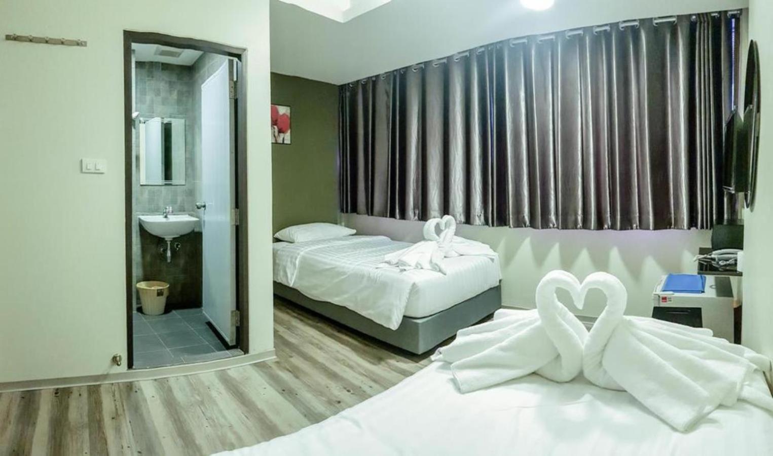 Deluxe Twin Room photo 1