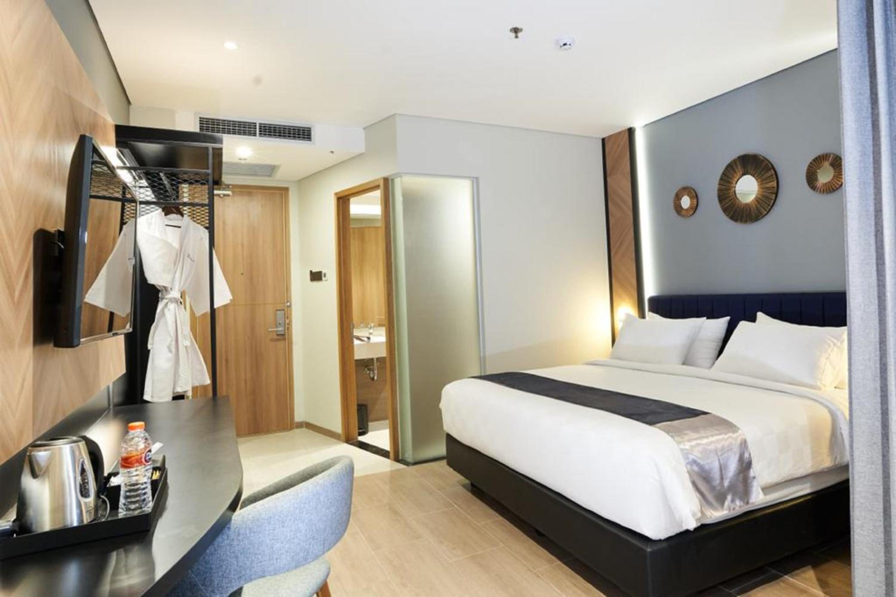 Superior King Room - Photo 1