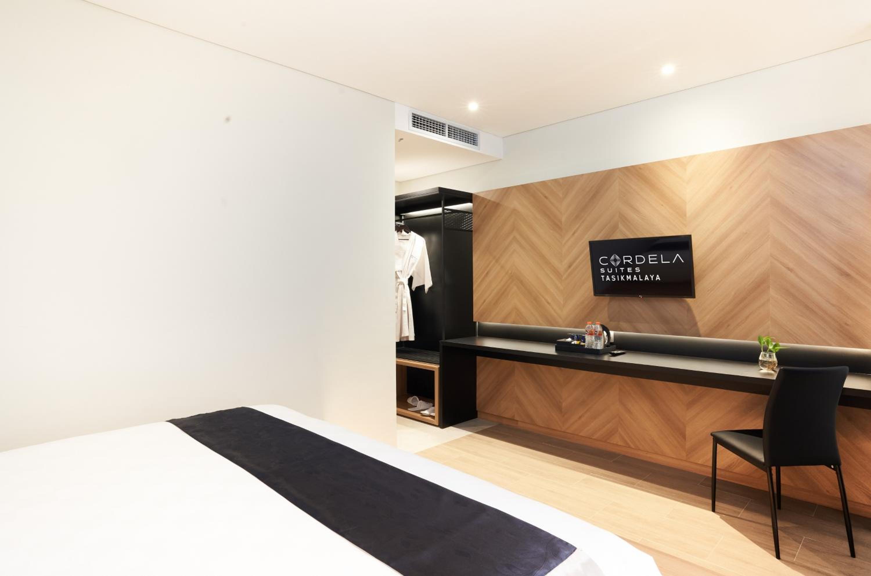 Superior King Room - Photo 2