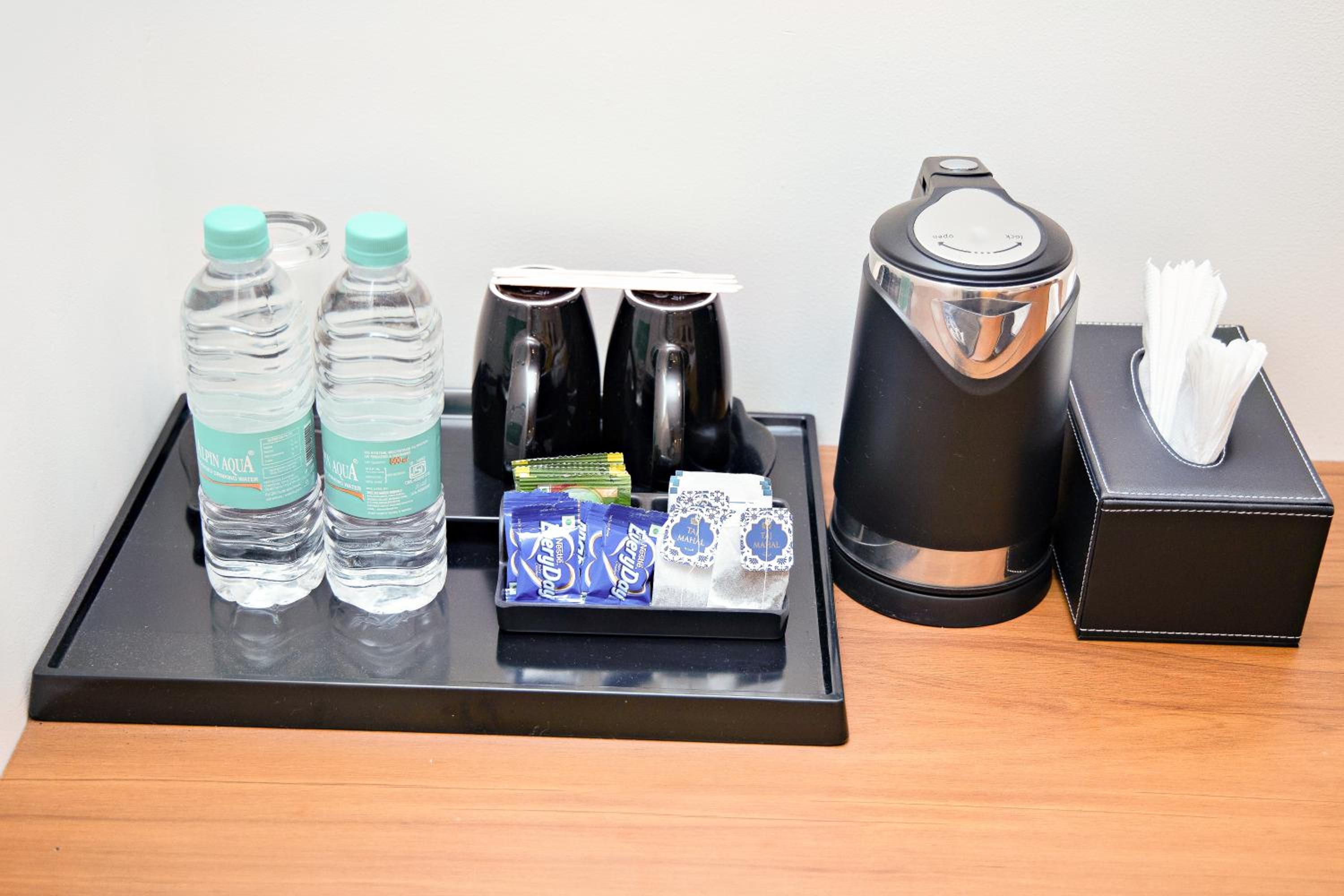 Standard Double or Twin Room - Photo 9