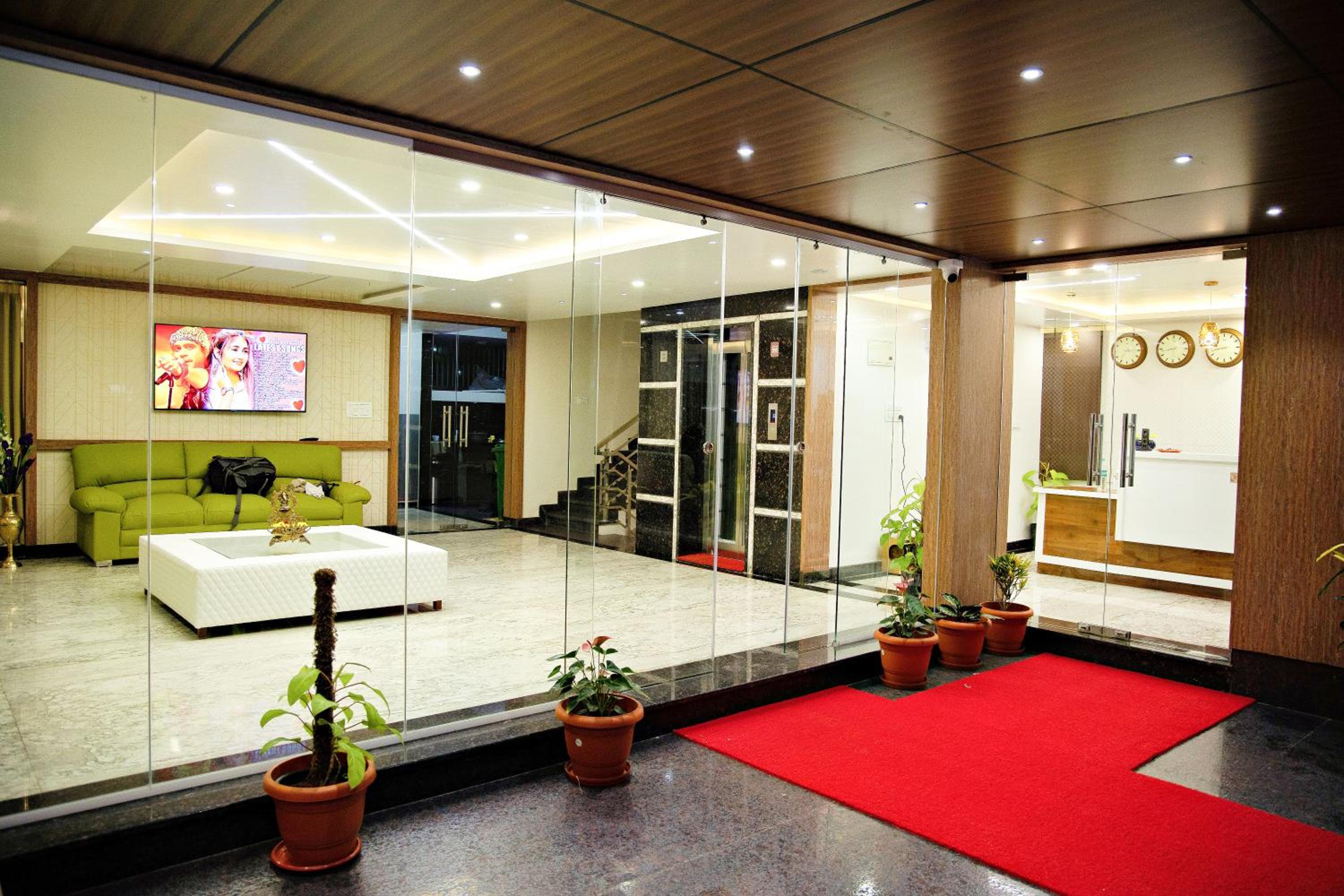 Deluxe Double or Twin Room - Photo 17