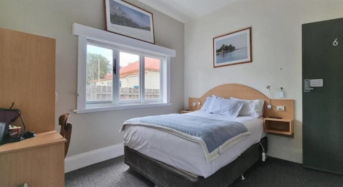 Standard Queen Room photo 2