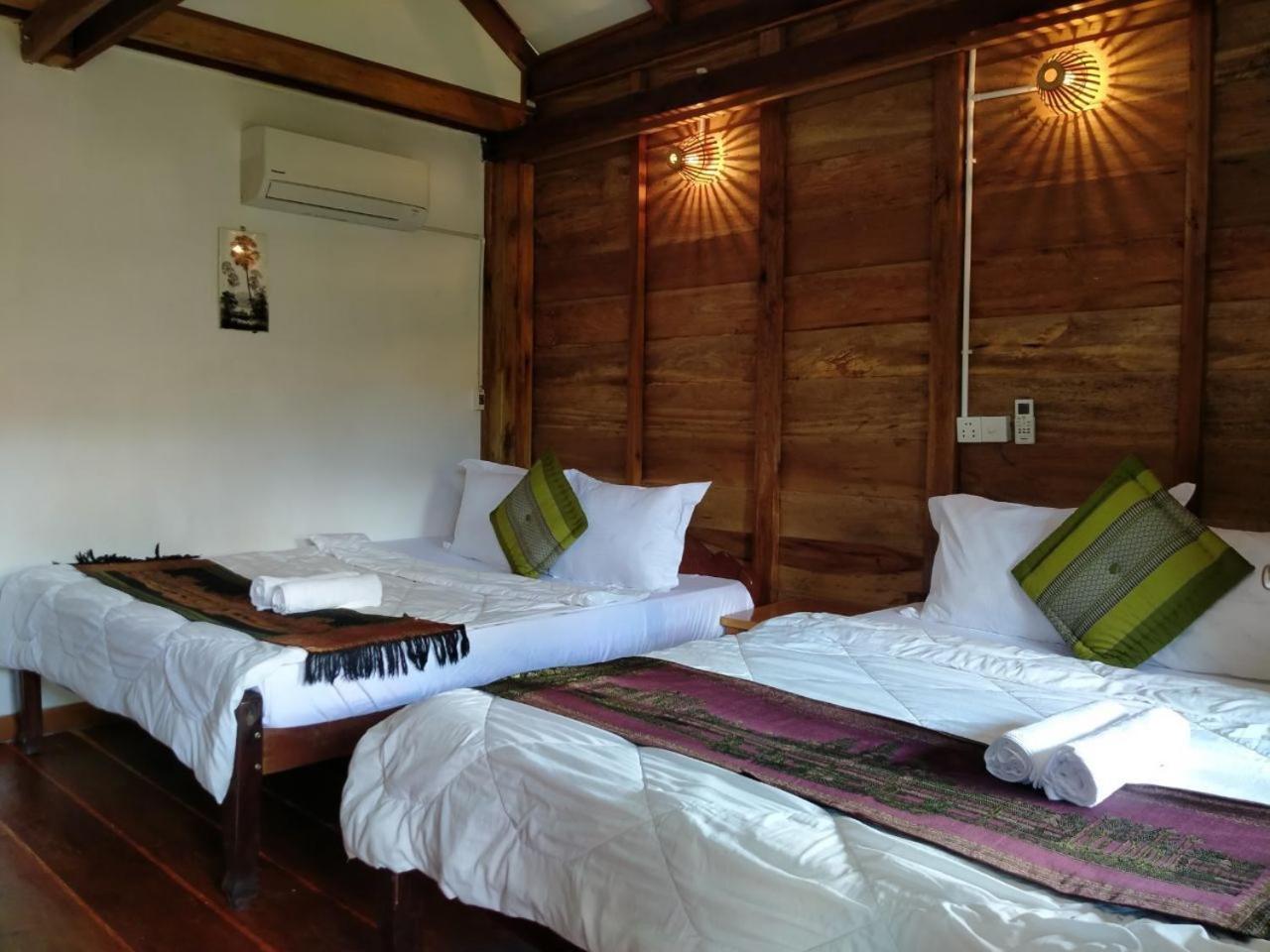Superior Bungalow - Photo 1