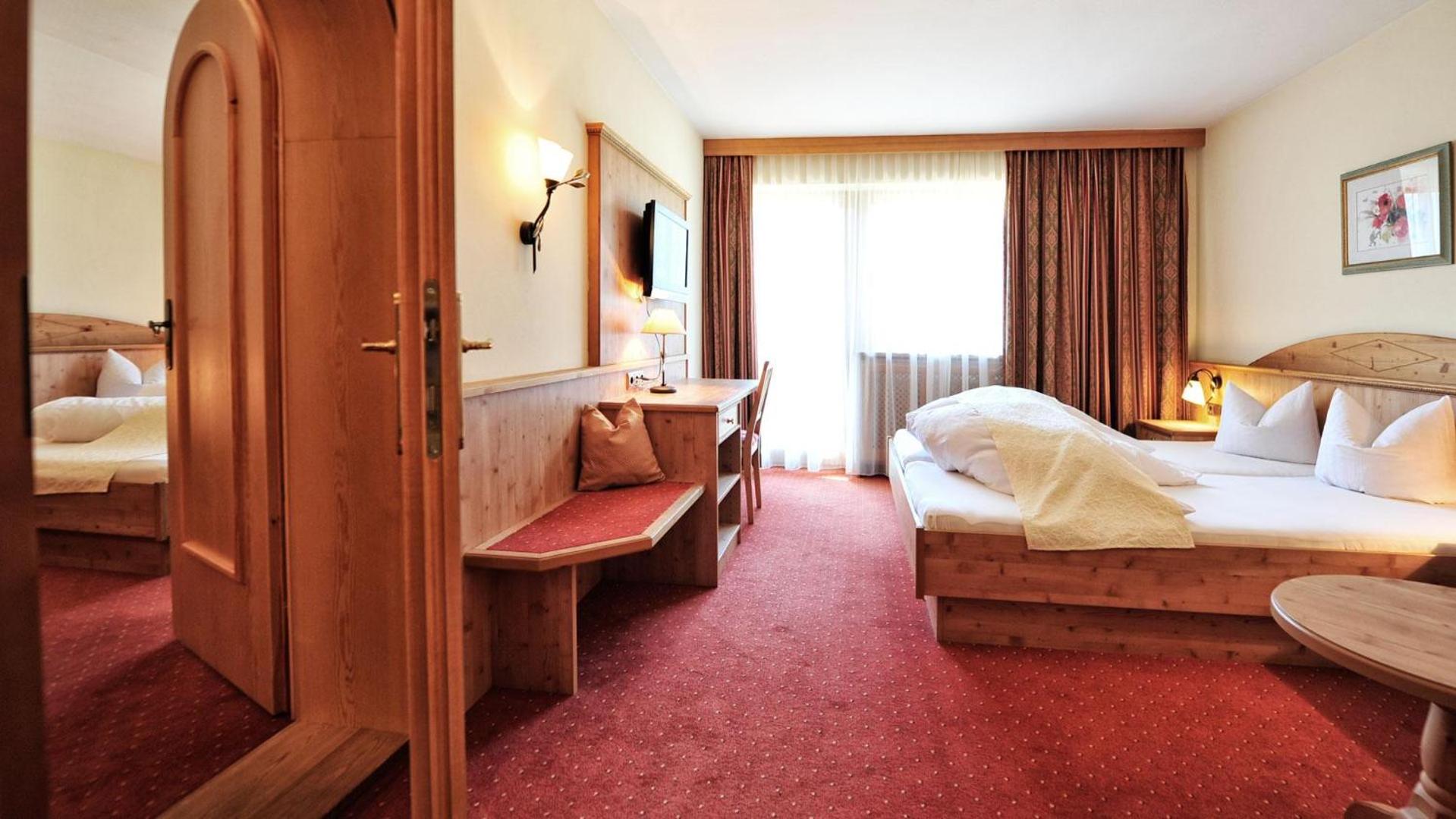 Deluxe Double Room With Shower
