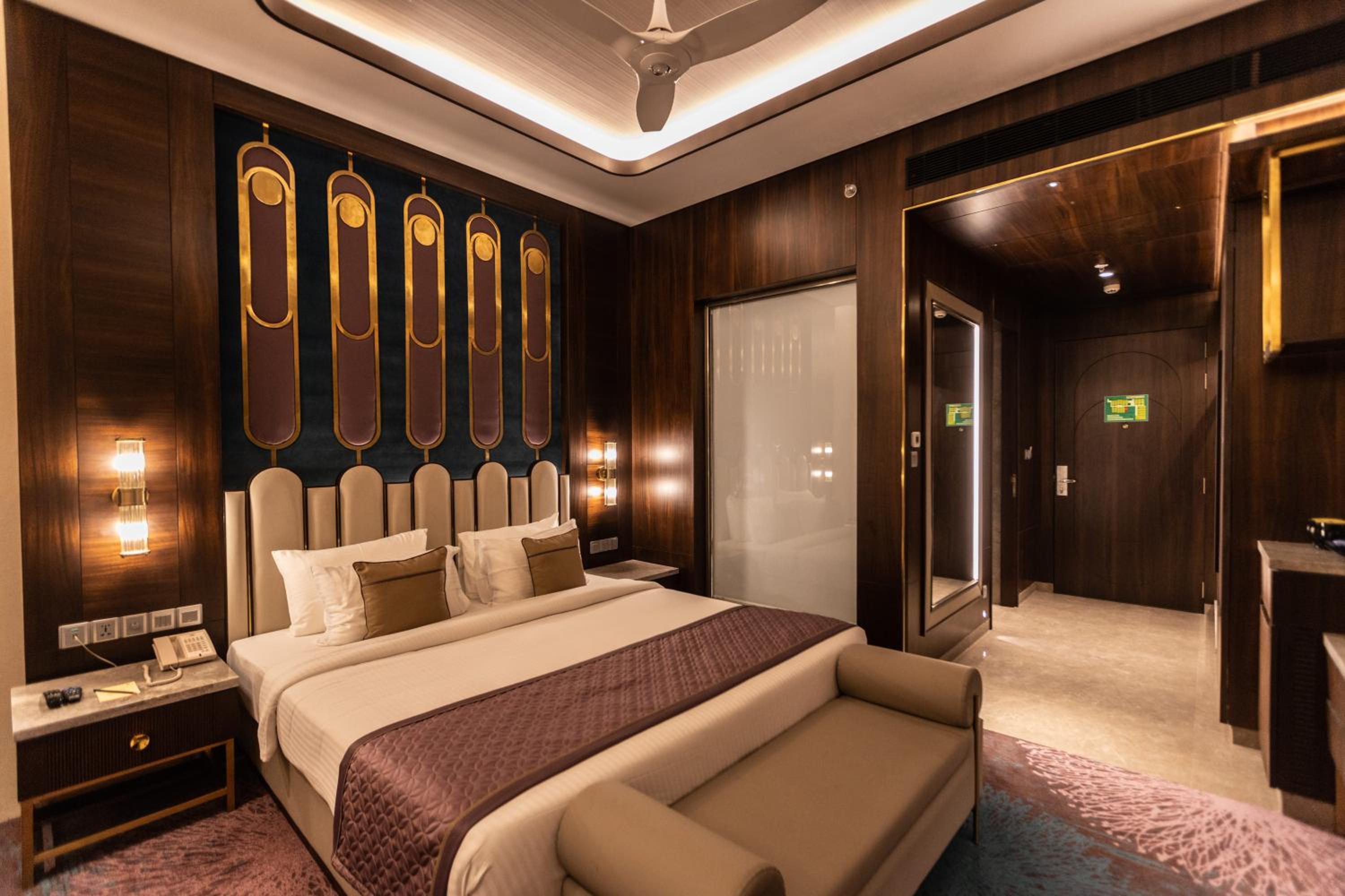 Premier Room 15% Discount on Food and Soft Beverages , SPA , Saloon and Laundry(only washing and Ironing) - Photo 4