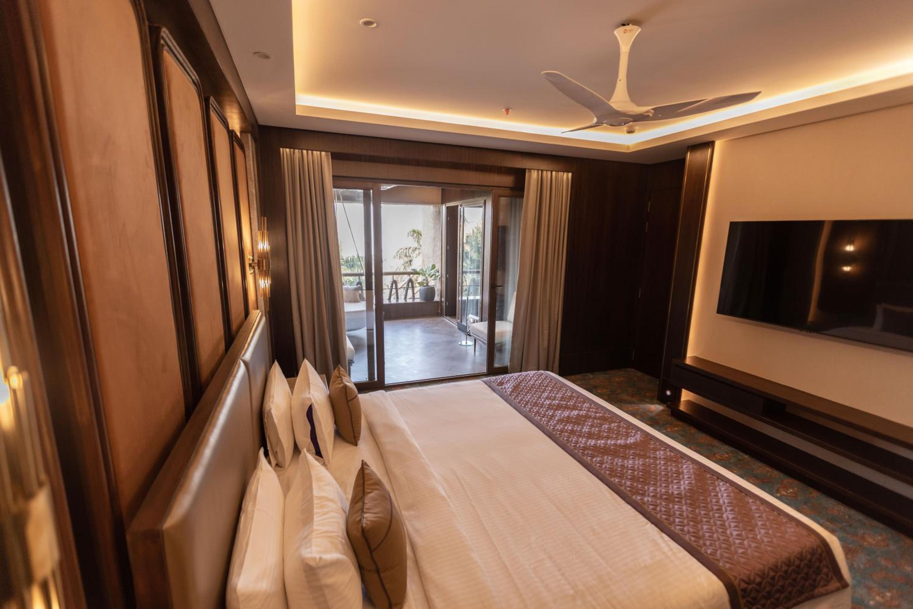 Wow Suite 15% Discount on Food and Soft Beverages , SPA , Saloon and Laundry(only washing and Ironing) - Photo 8