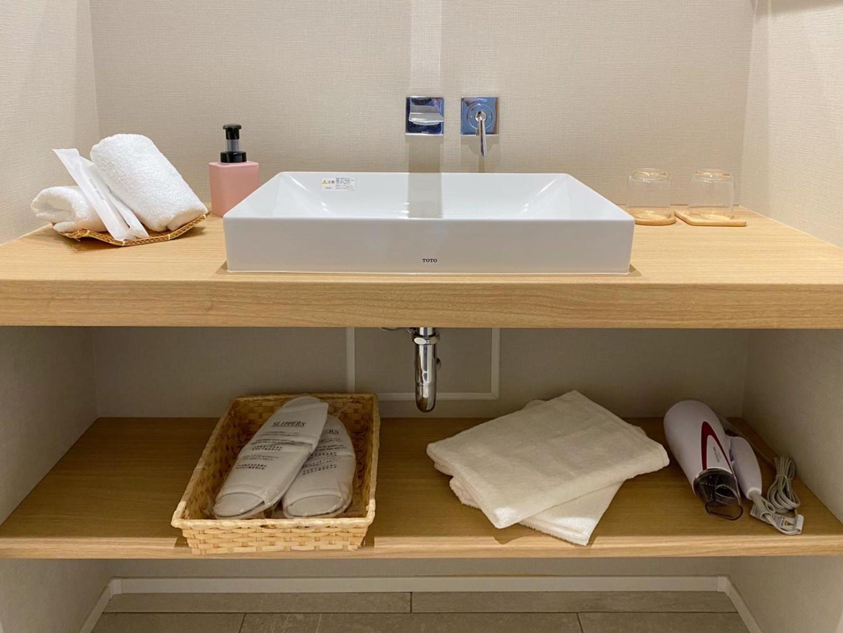 Deluxe Double Room with Bath - Photo 15