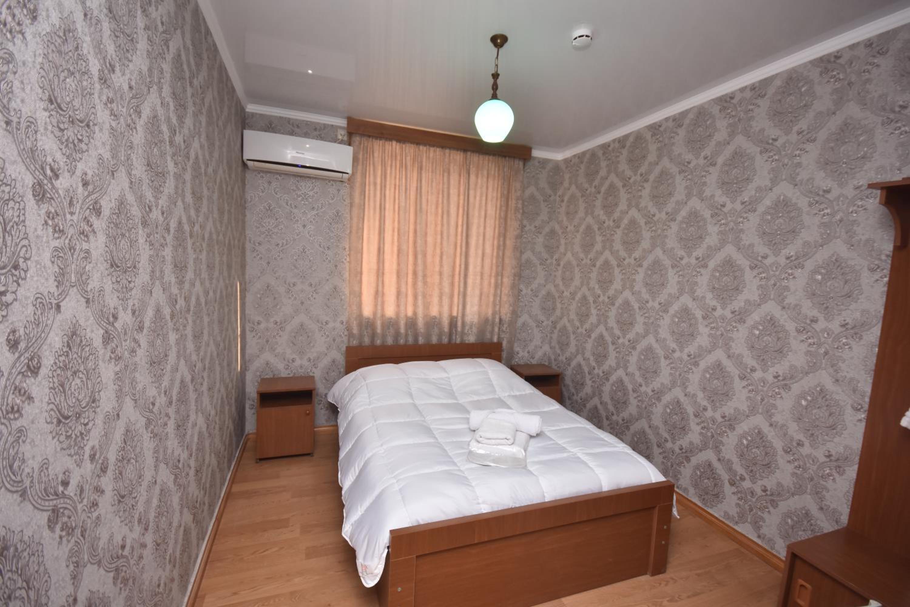 Large Double Room photo 1