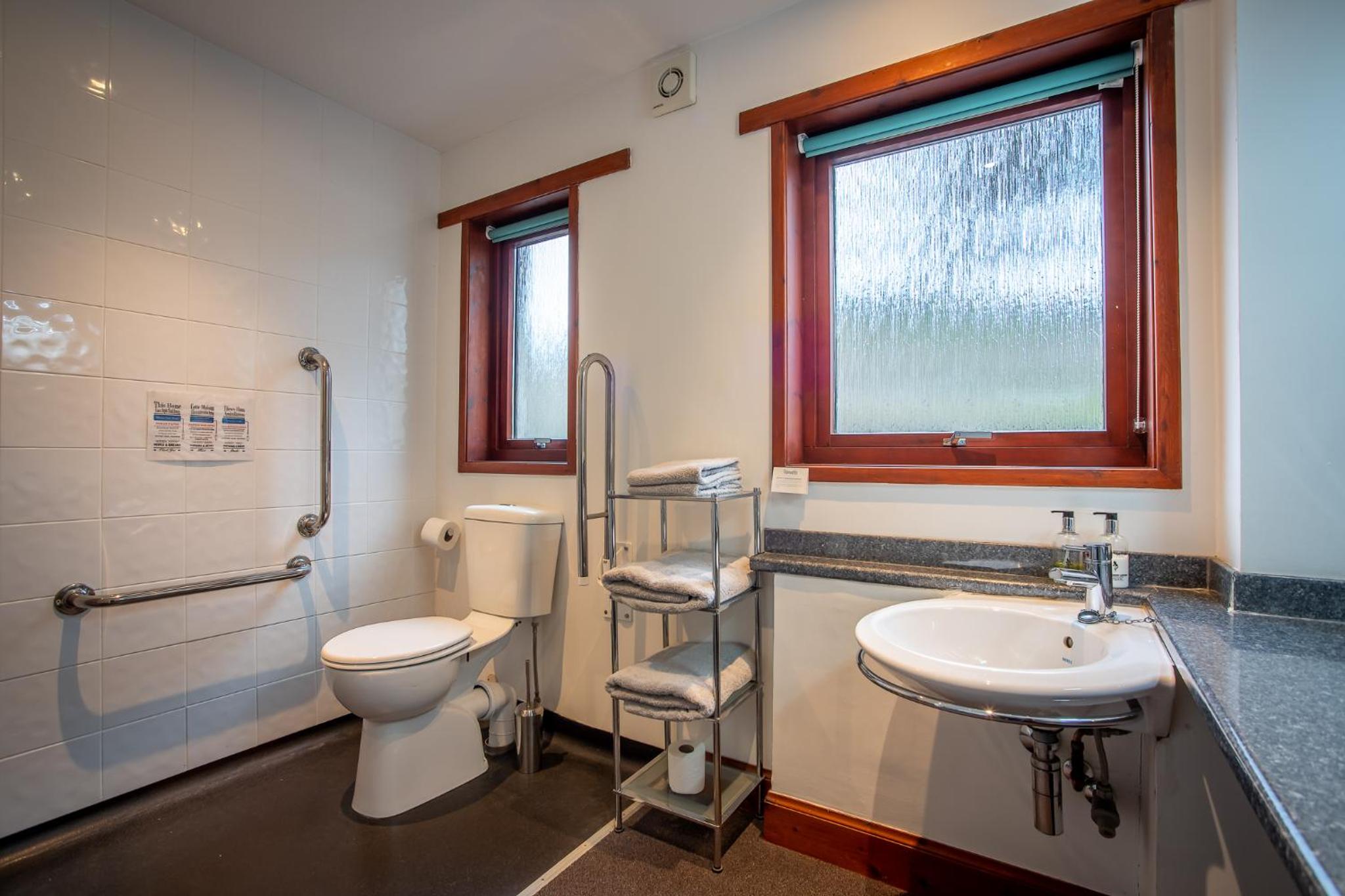 King Room - Disability Access photo 3