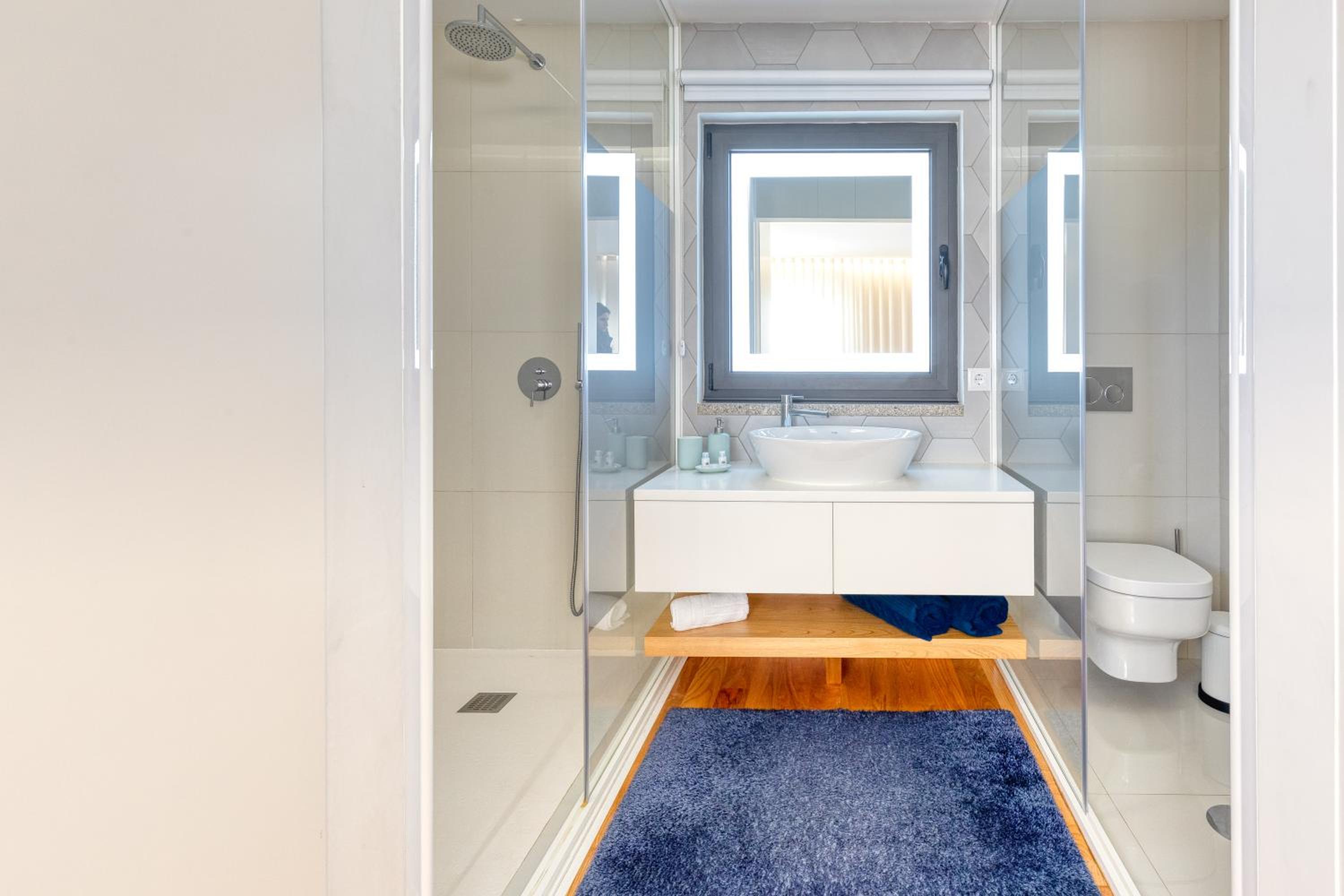 Junior Suite with Mountain View - Photo 12