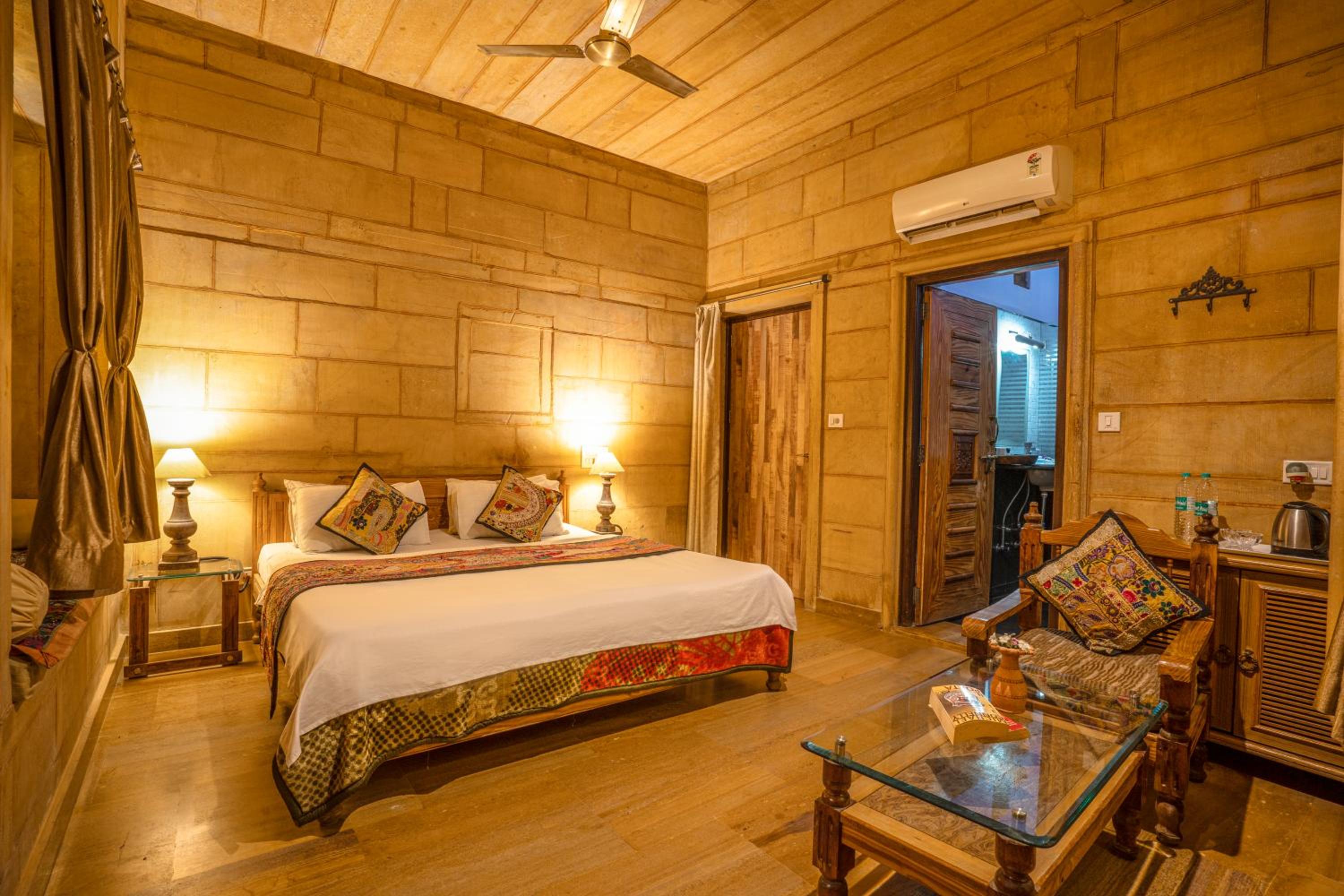 Deluxe Double Room - Photo 12