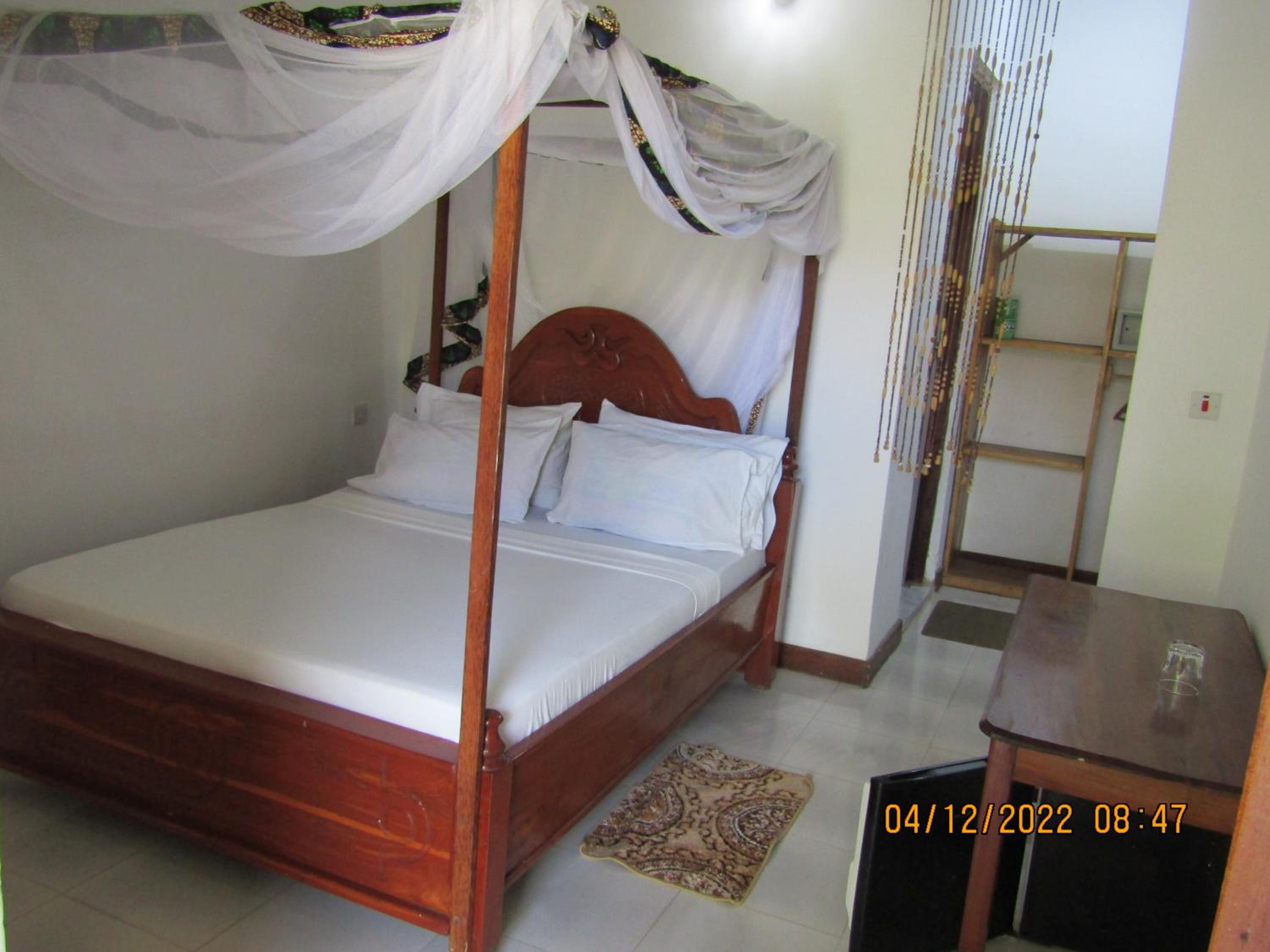 Deluxe Double Room - Photo 19