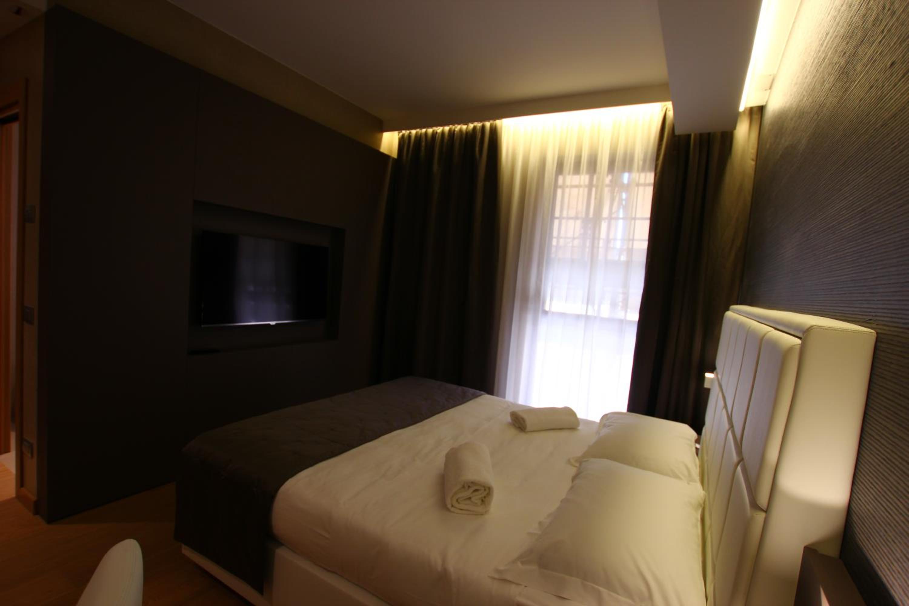 Superior Double or Twin Room photo 3
