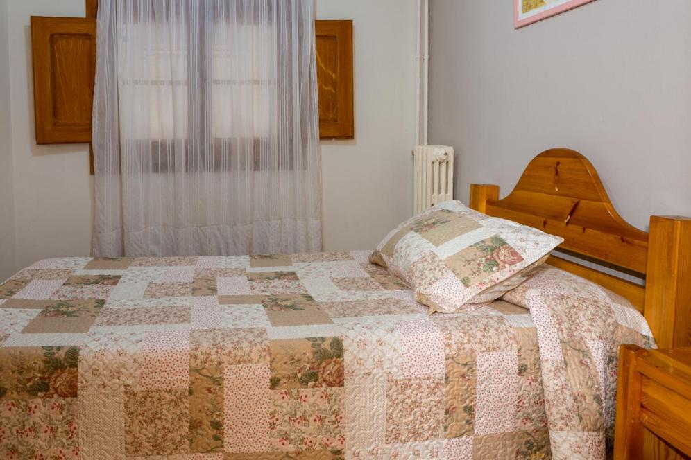Classic Triple Room - Photo 10