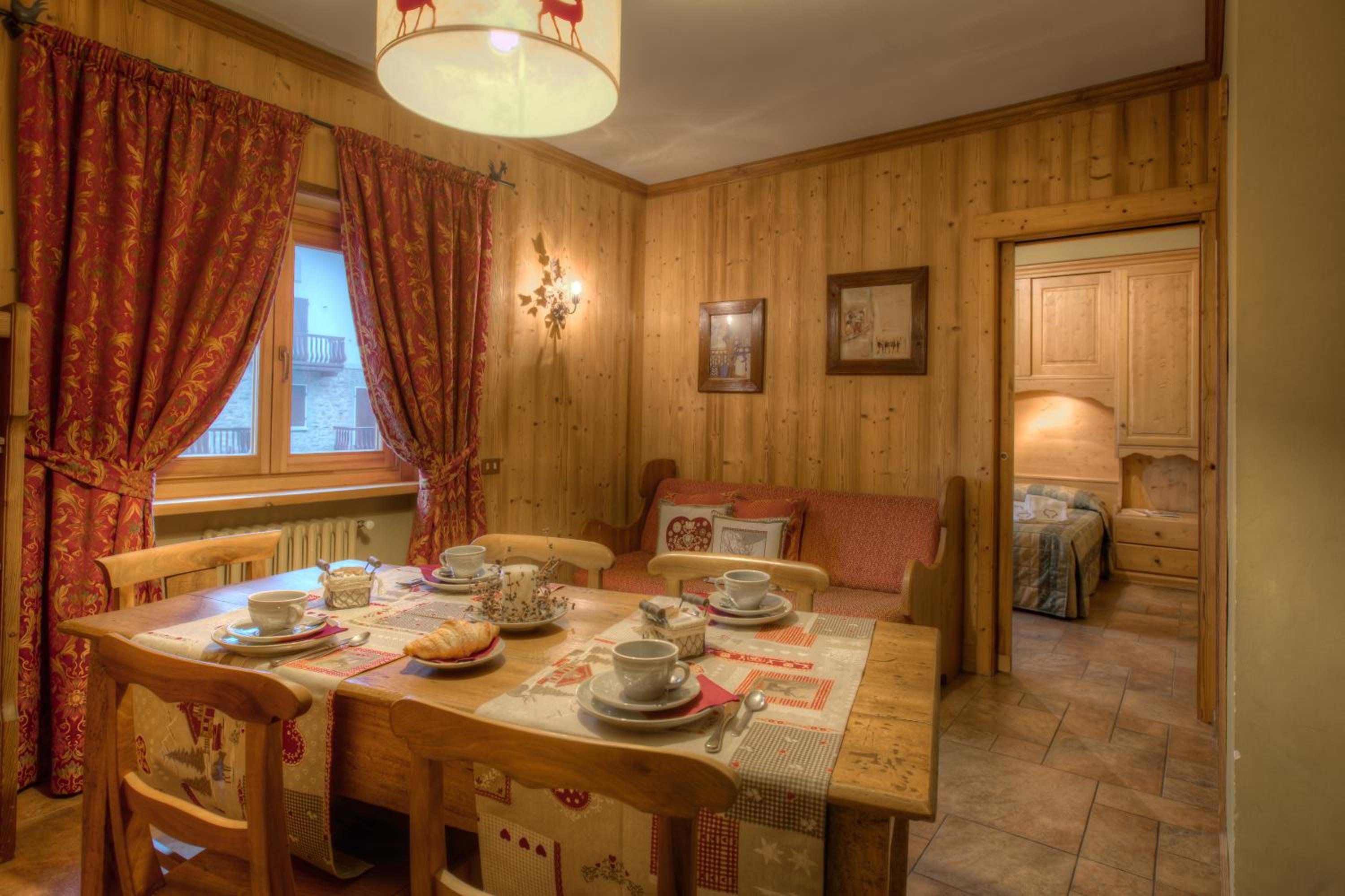 One-Bedroom Apartment (4 Adults)