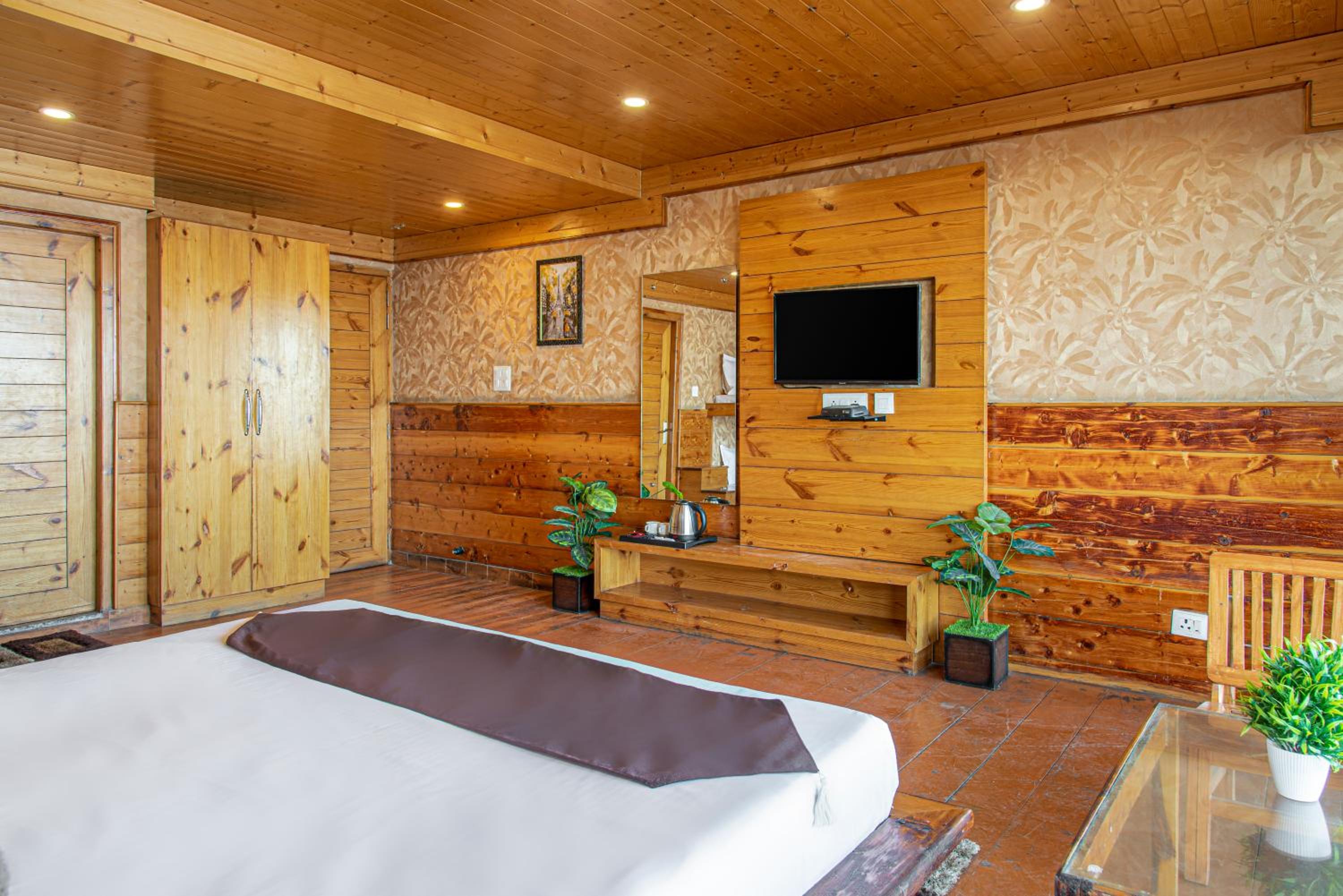 King Suite with Balcony photo 1