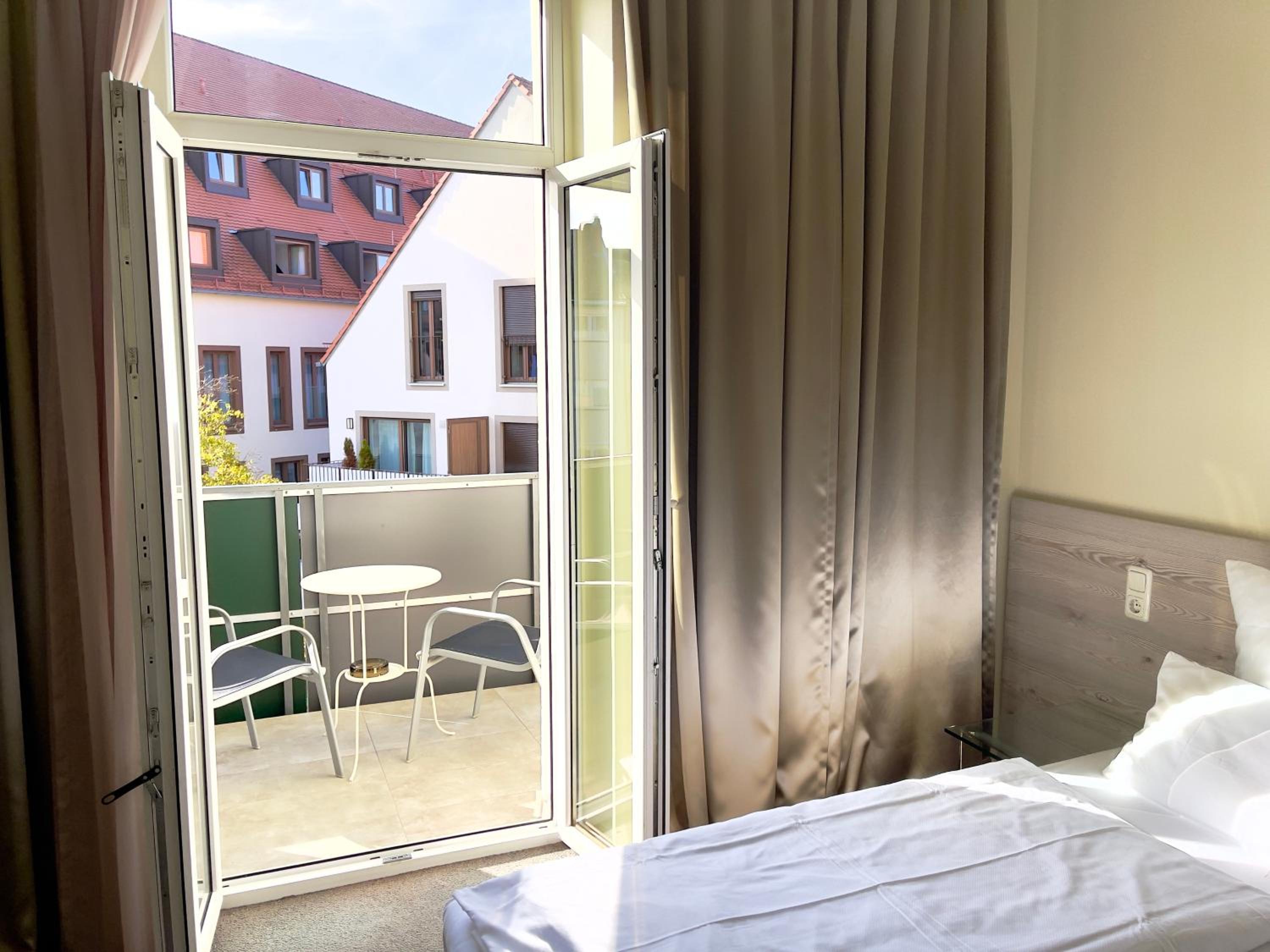 Single Room with Balcony photo 3